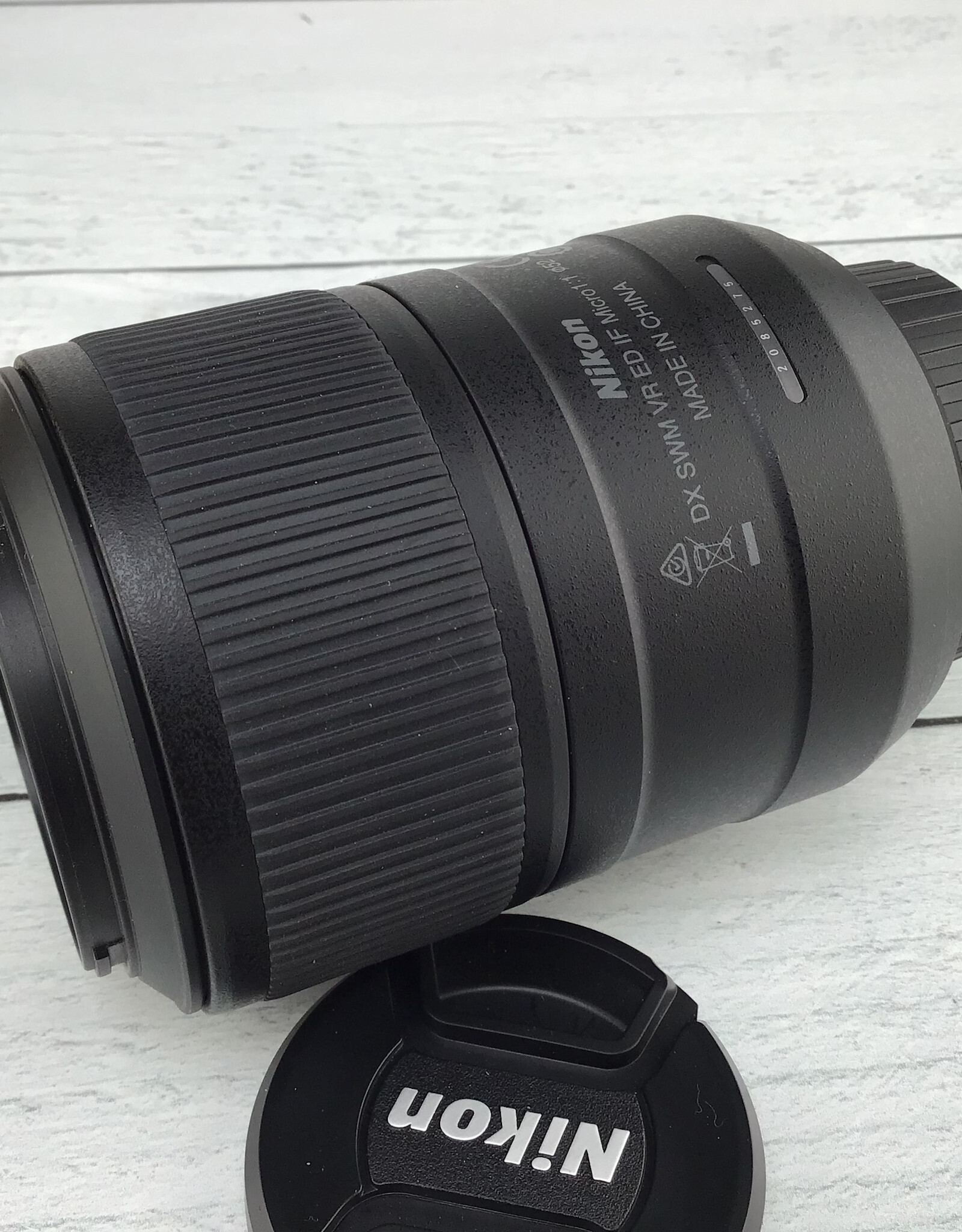 NIKON Nikon AF-S DX Micro Nikkor 85mm f3.5 G VR Lens in Box Used EX