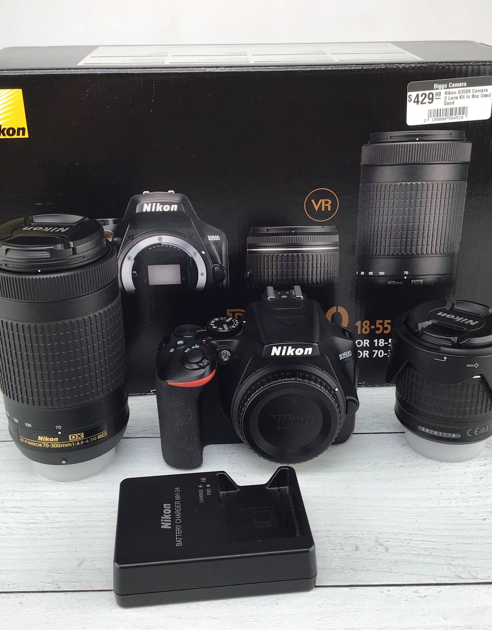 NIKON Nikon D3500 Camera 2 Lens Kit in Box Used Good