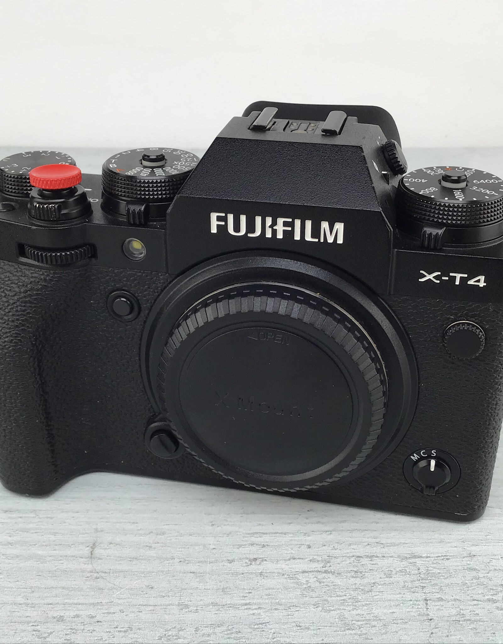FUJI Fuji X-T4 Camera Body Black used Good