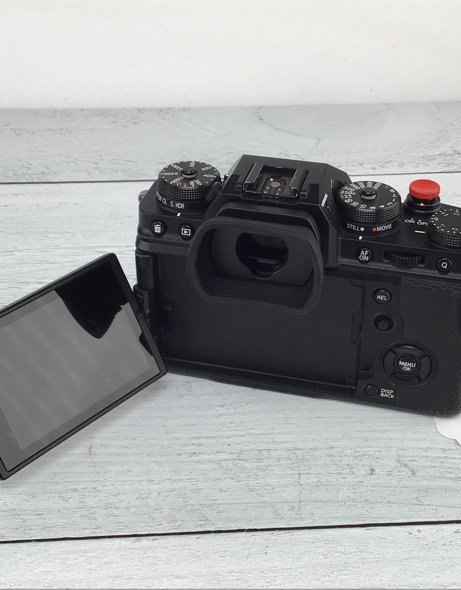 FUJI Fuji X-T4 Camera Body Black used Good