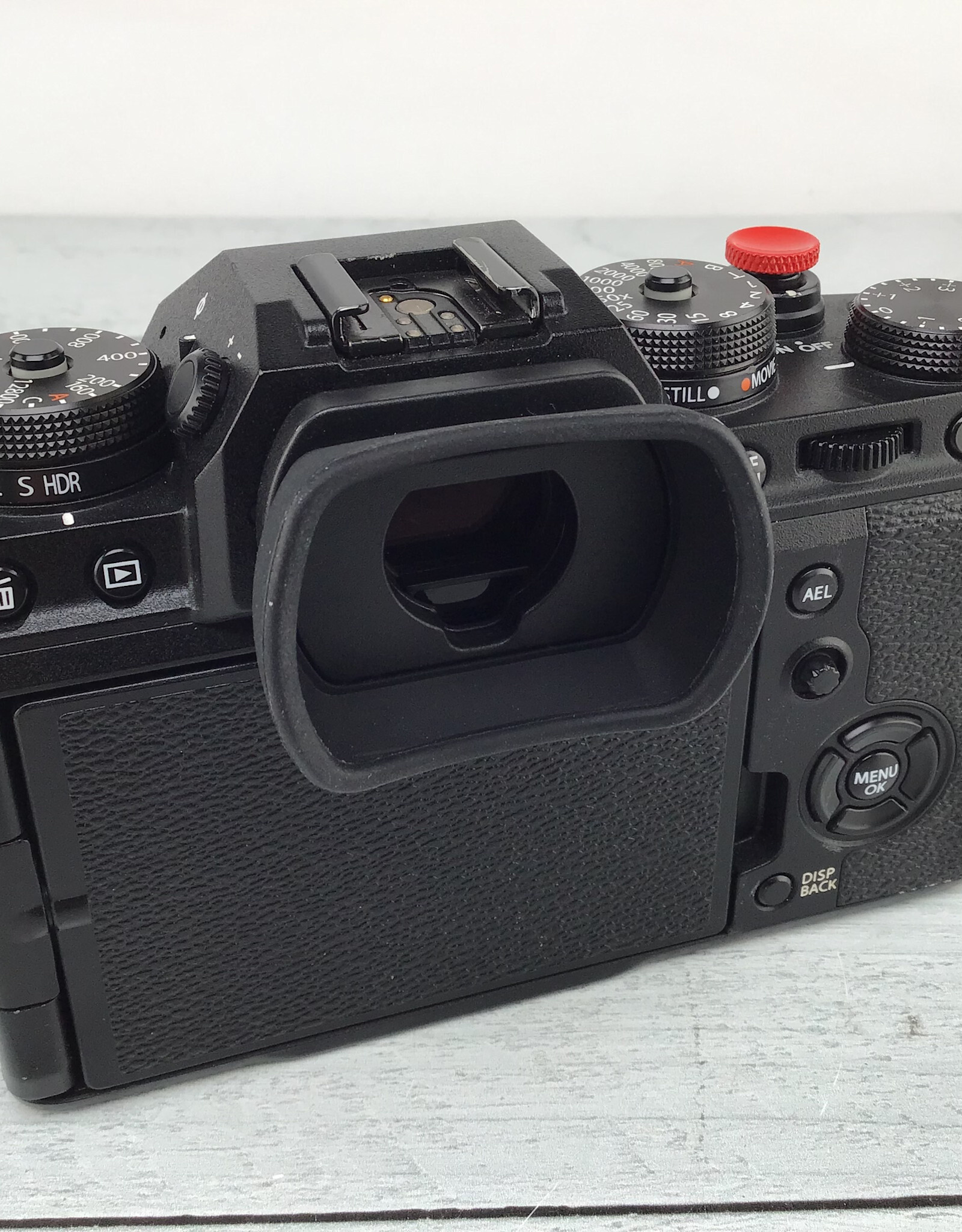 FUJI Fuji X-T4 Camera Body Black used Good