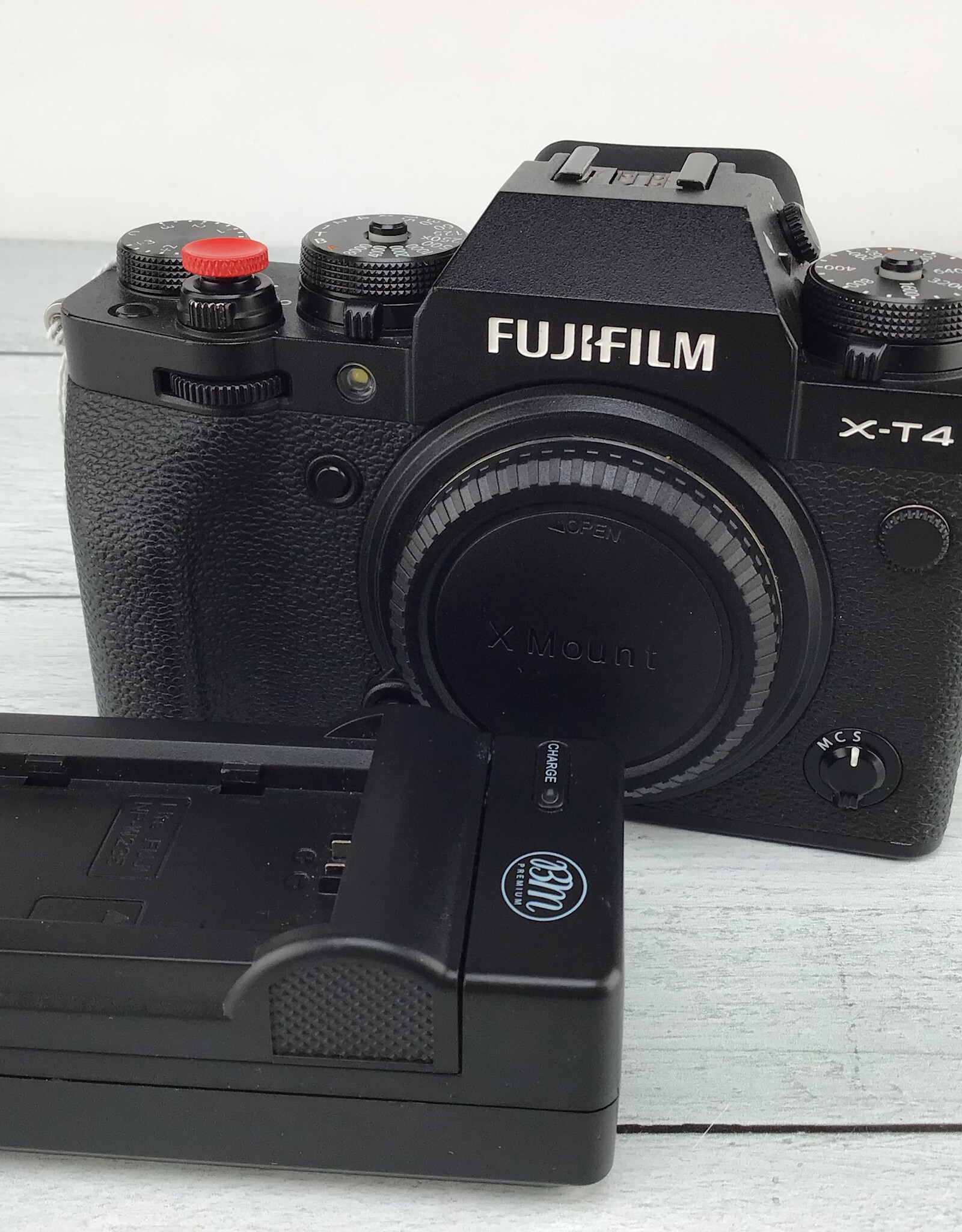 FUJI Fuji X-T4 Camera Body Black used Good