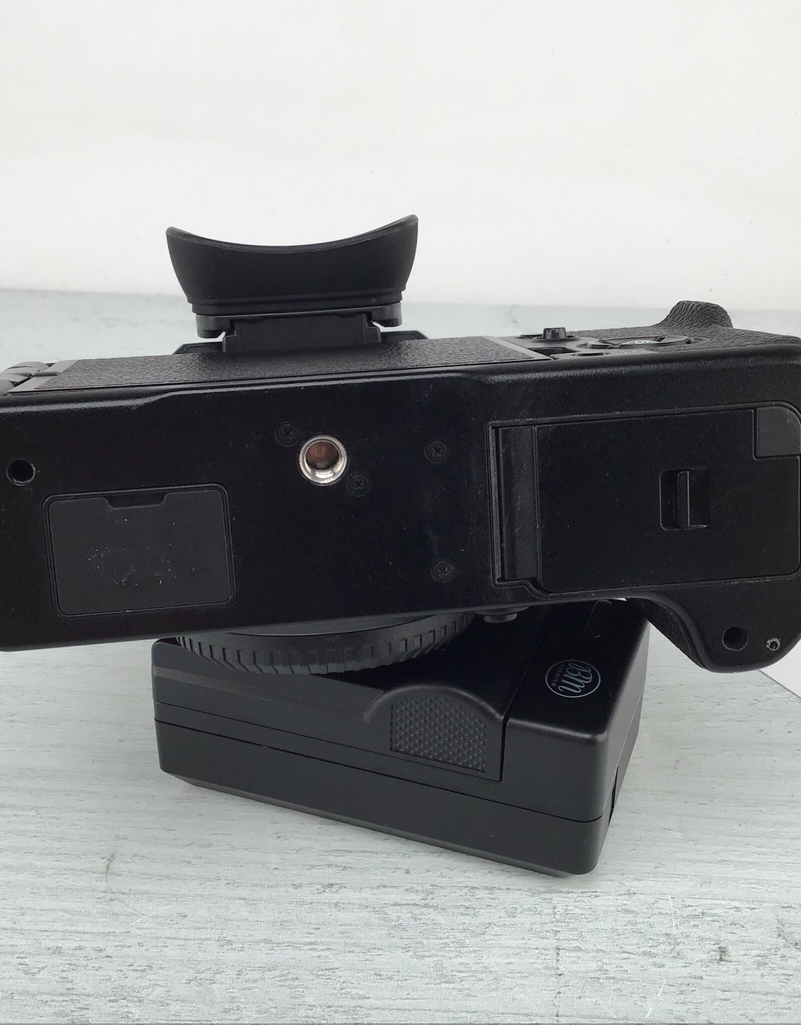 FUJI Fuji X-T4 Camera Body Black used Good