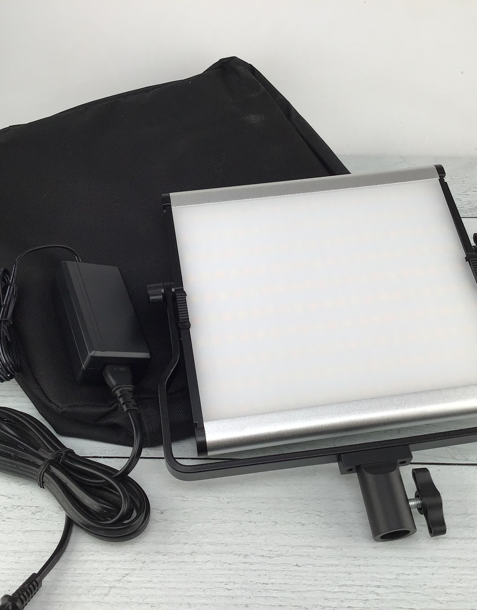 Promaster B88B Bi Color LED Light Used Good