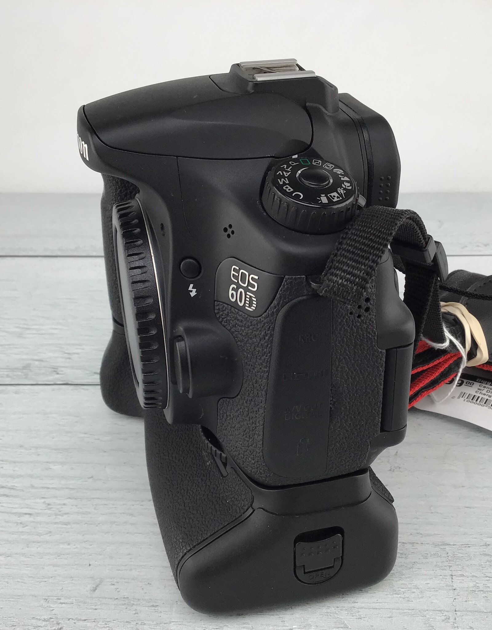 CANON Canon EOS 60D Camera w/ Digipower Grip No Charger Used Good