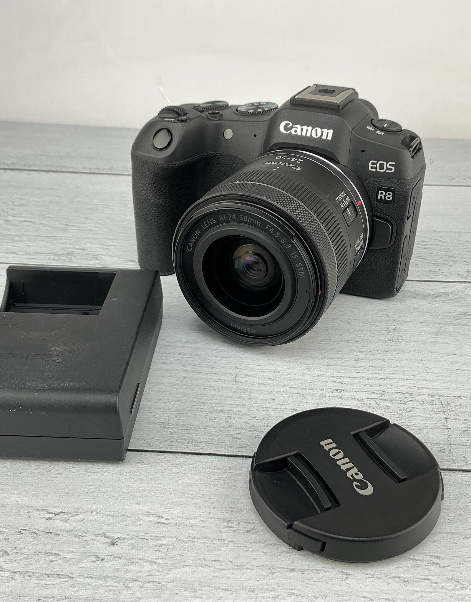 CANON Canon R8 Camera w/ 24-50mm Lens Used Good