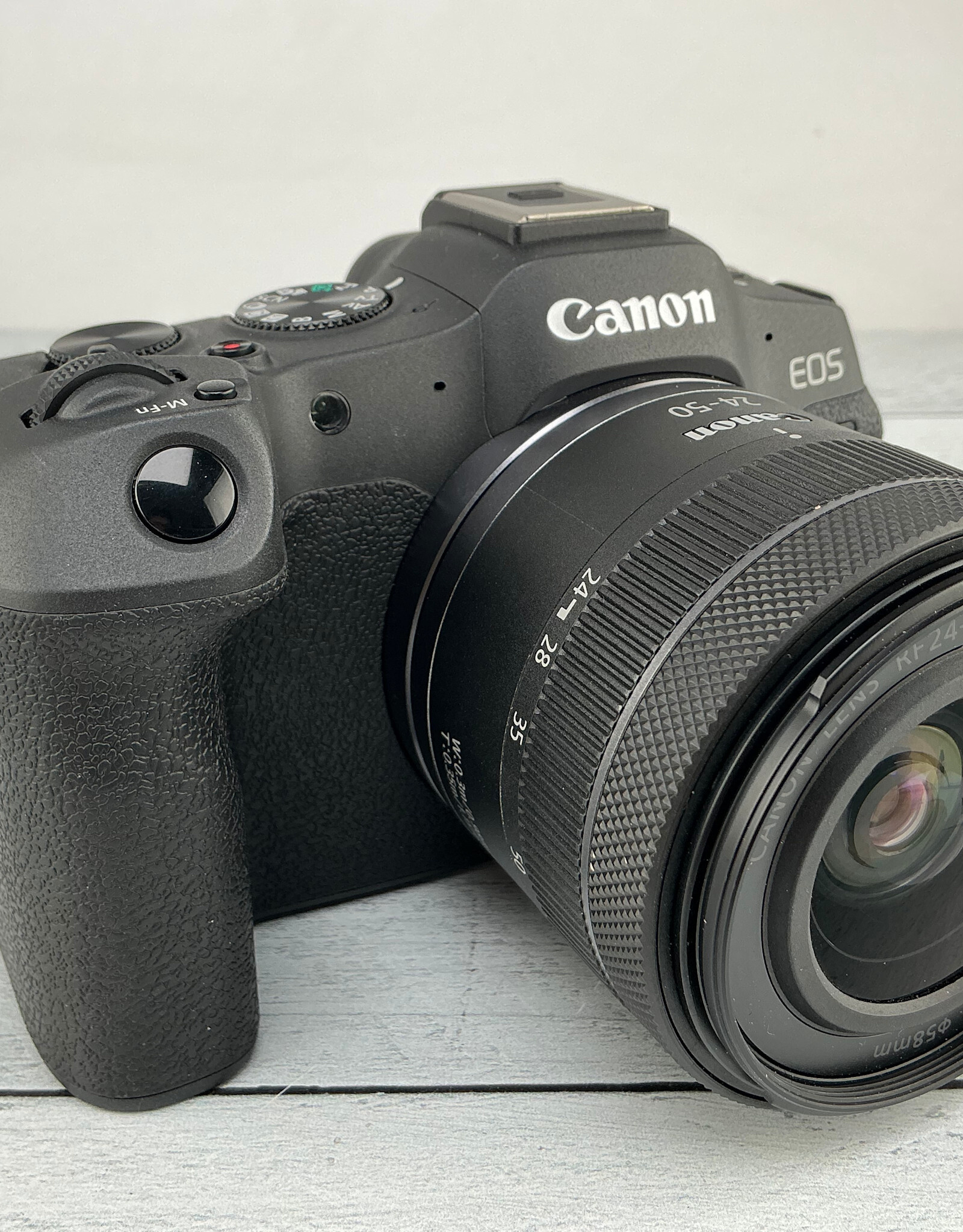 CANON Canon R8 Camera w/ 24-50mm Lens Used Good