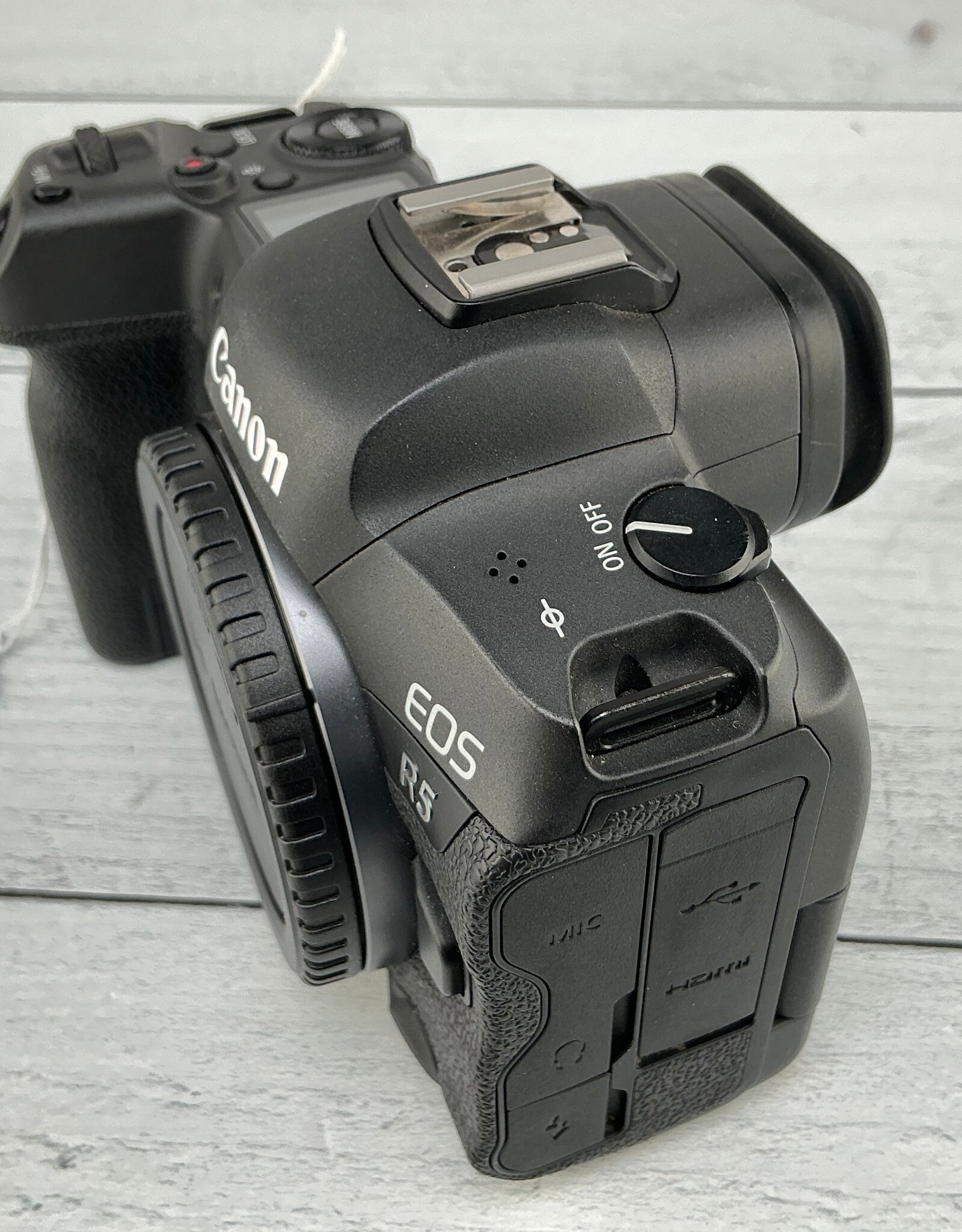 CANON Canon EOS R5 Camera Body No Charger Used Good