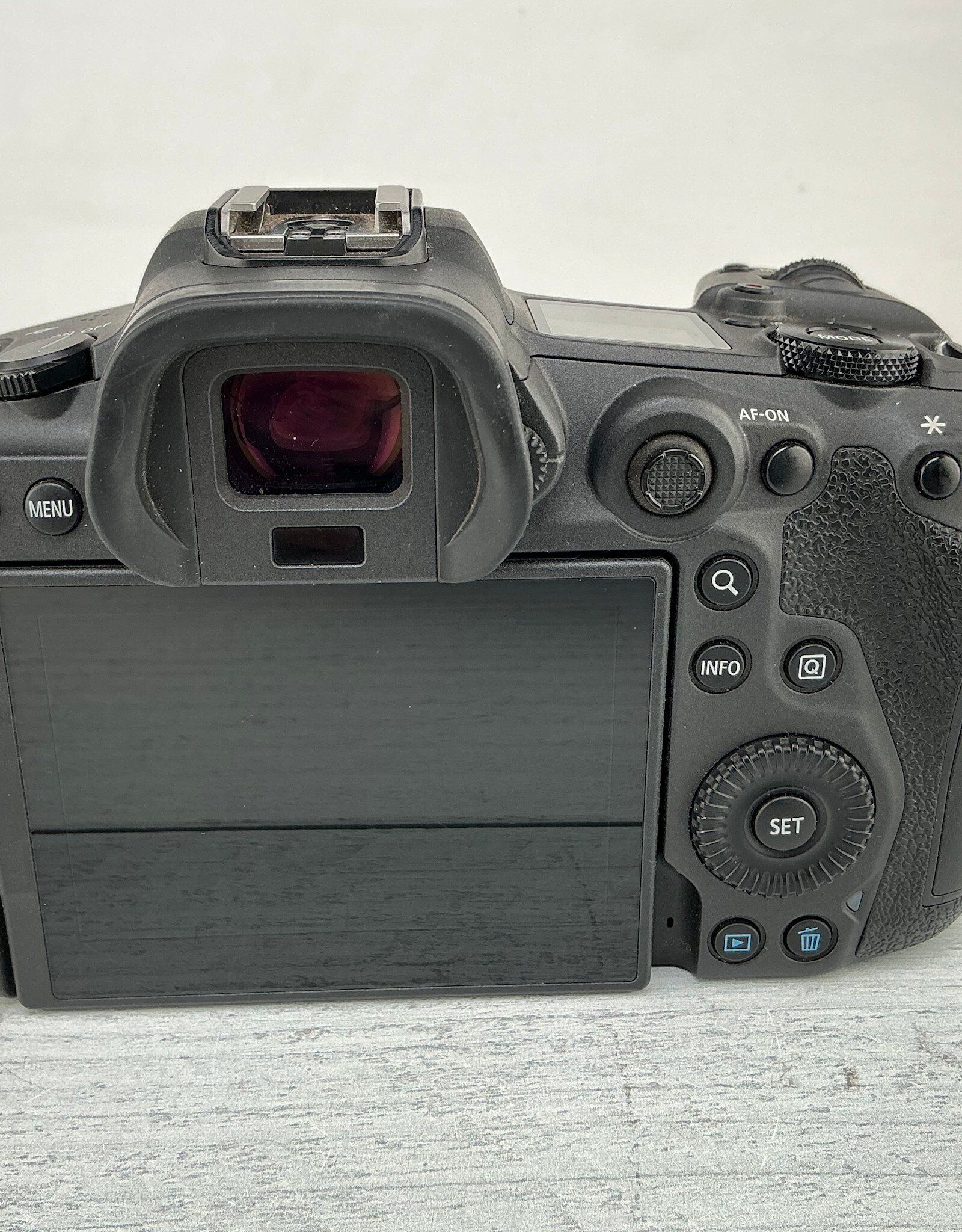 CANON Canon EOS R5 Camera Body No Charger Used Good