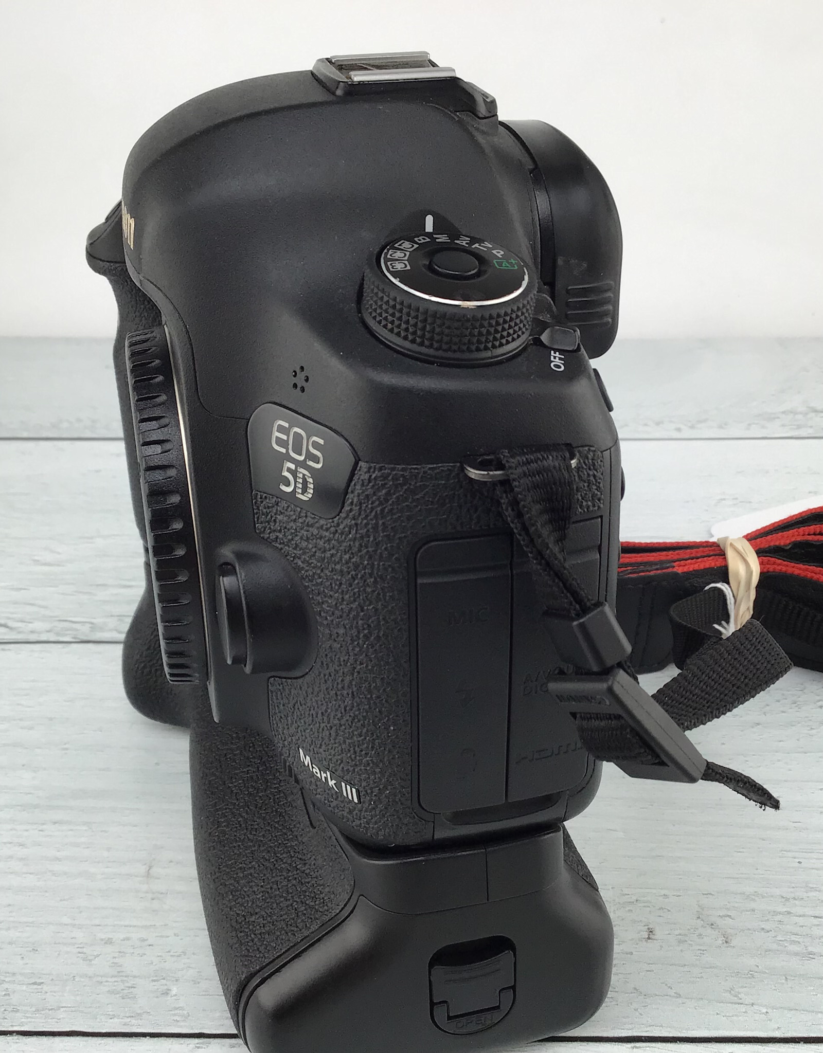 CANON Canon 5D Mark III Camera w/ 3rd Party Grip Used Good