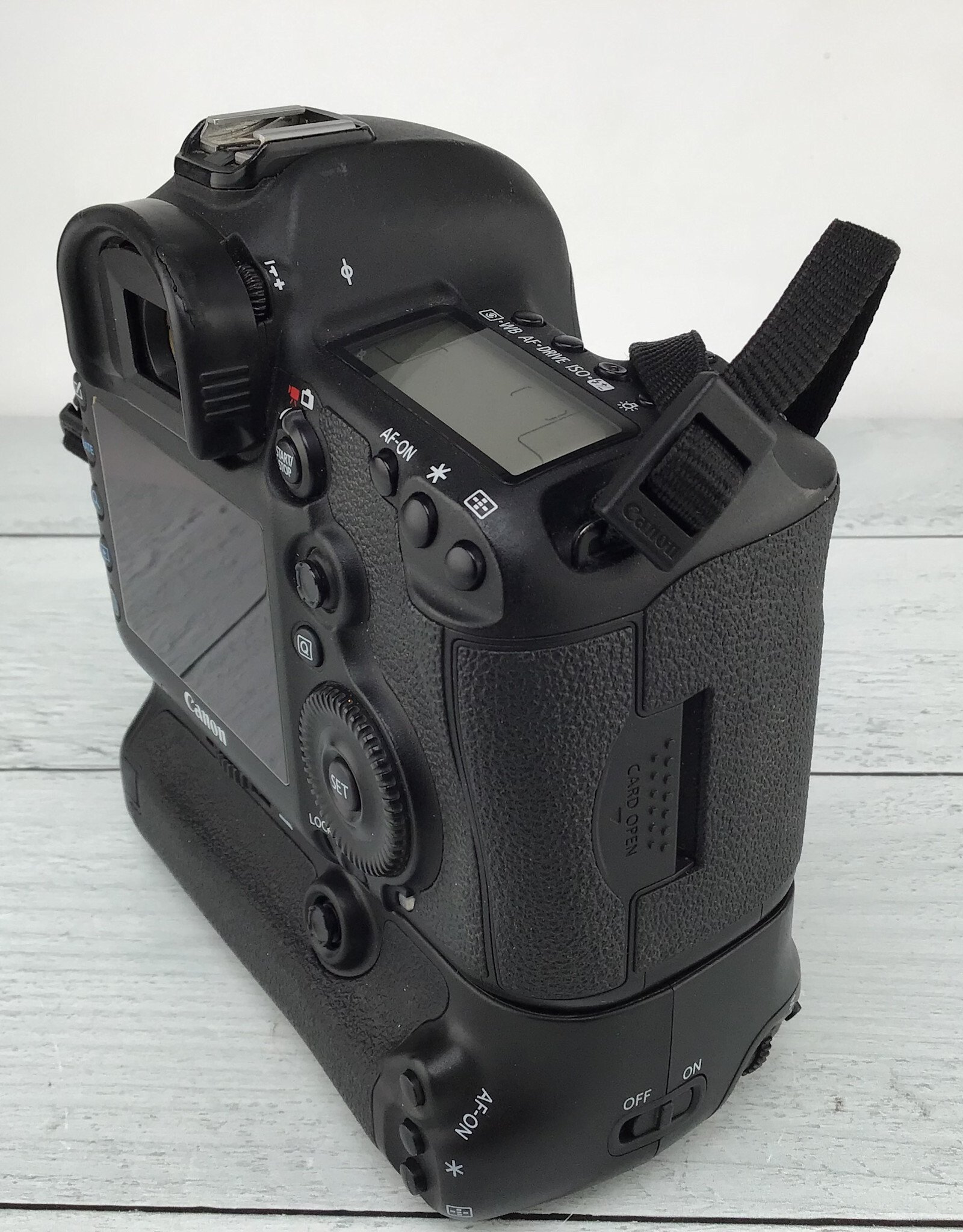 CANON Canon 5D Mark III Camera w/ 3rd Party Grip Used Good