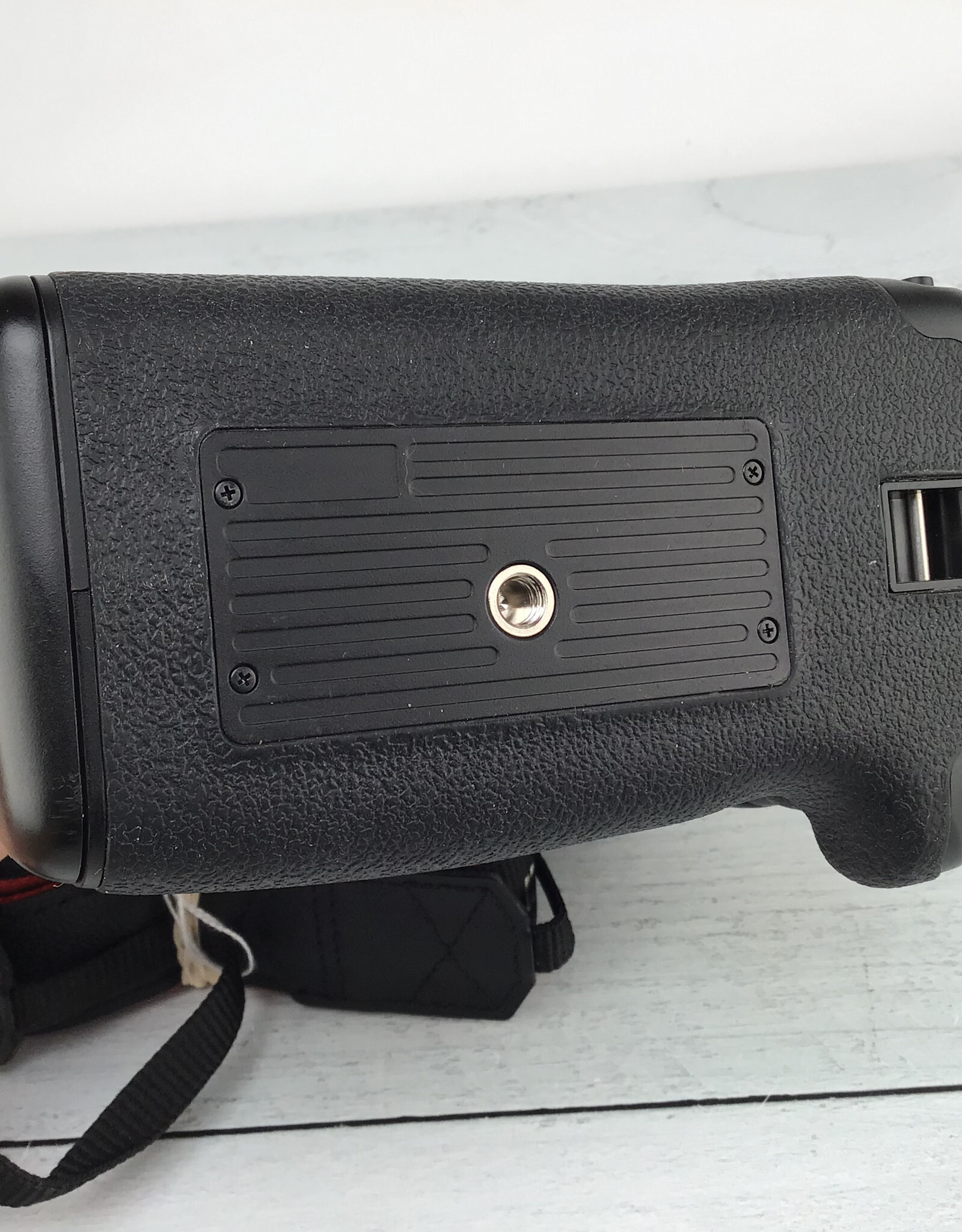 CANON Canon 5D Mark III Camera w/ 3rd Party Grip Used Good