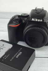 NIKON Nikon D5600 Camera Body w/ Charger Used Good