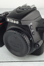 NIKON Nikon D5600 Camera Body w/ Charger Used Good