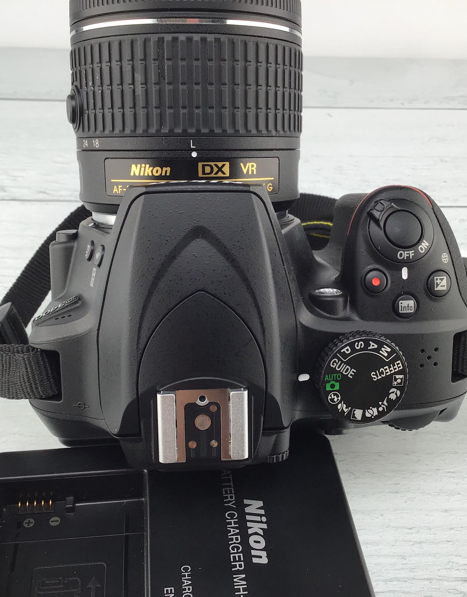 NIKON Nikon D3400 Camera w/ 18-55mm Lens Used Good