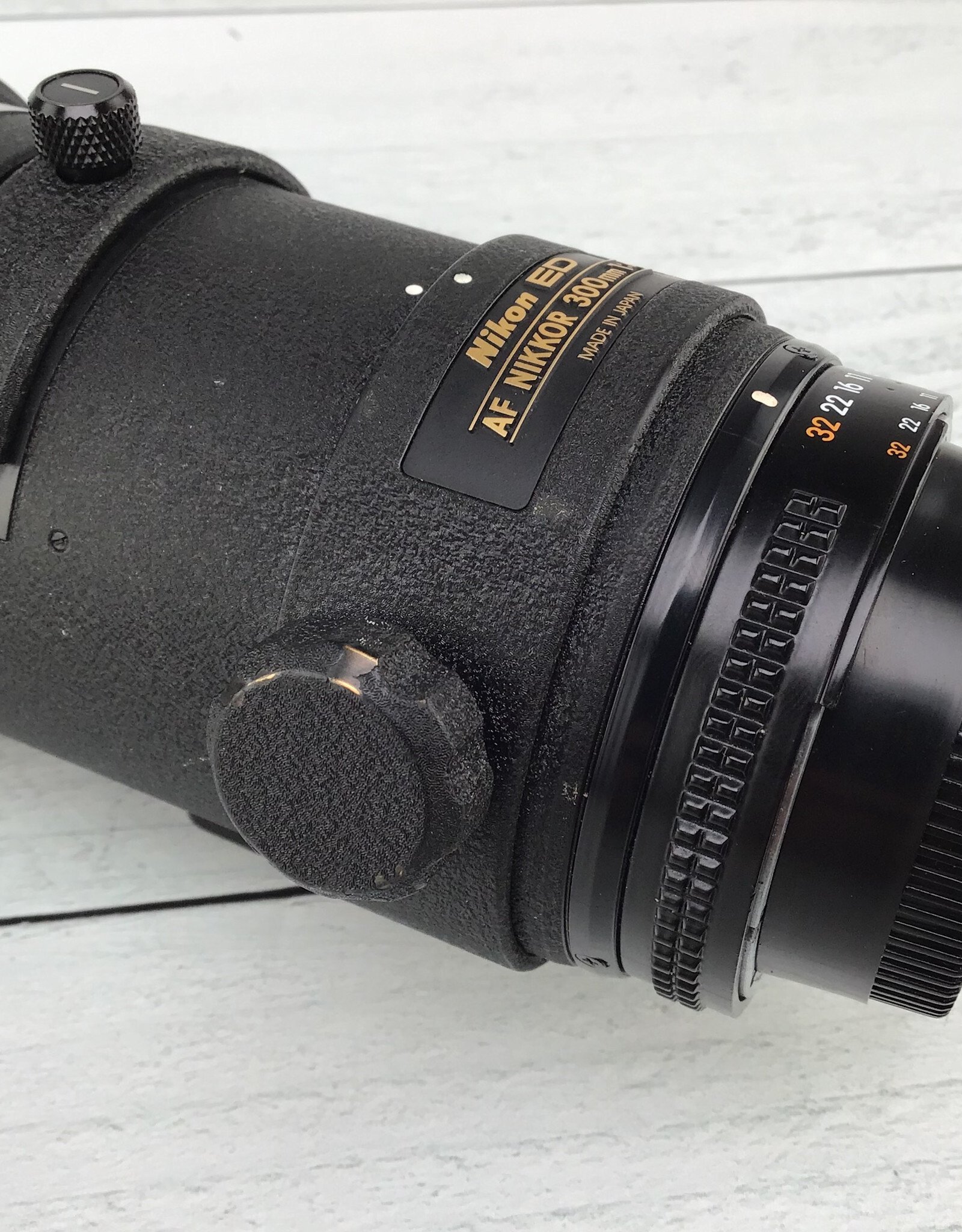 NIKON Nikon ED AF 300mm f4 Lens Used Fair