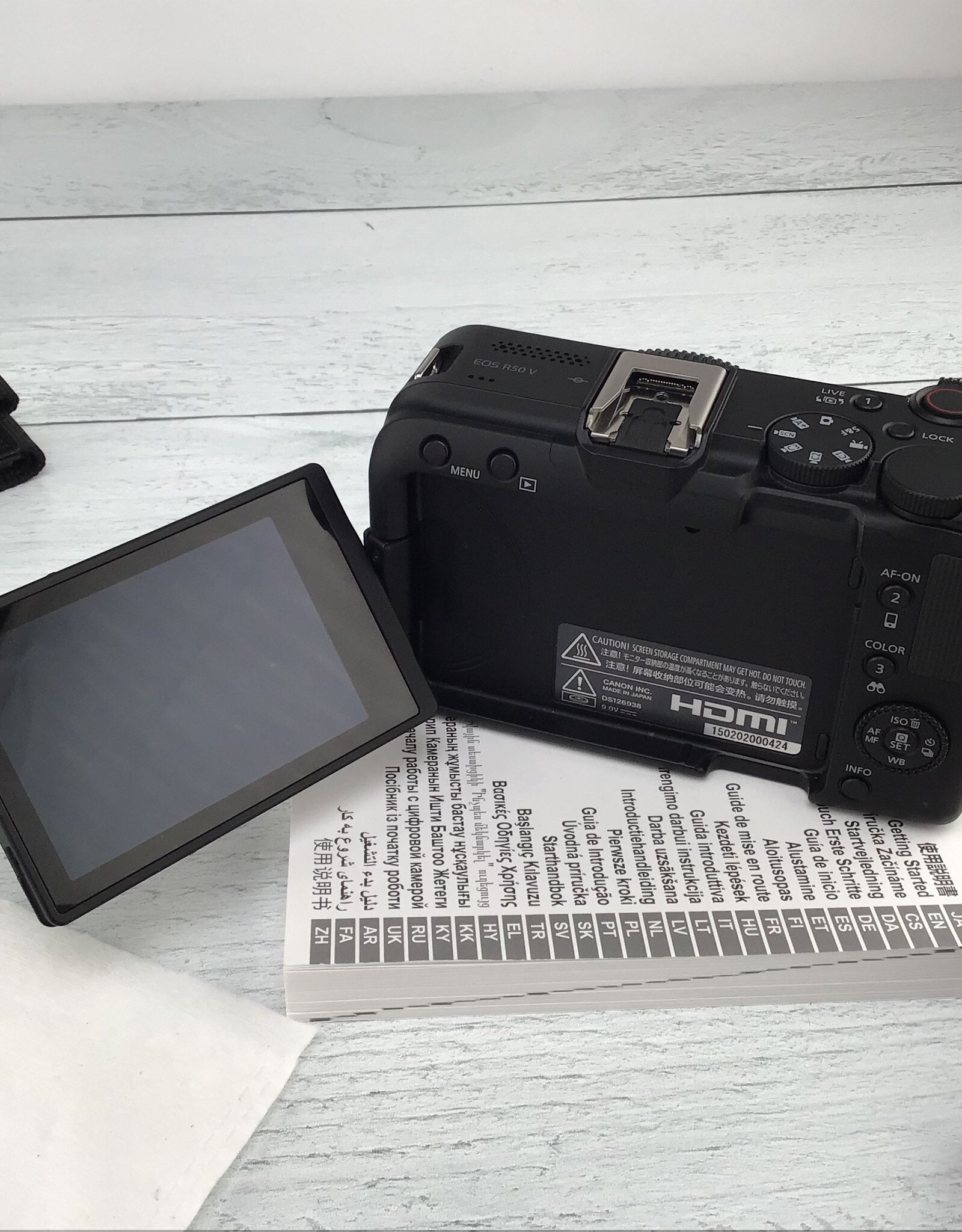 CANON Canon EOS R50V Camera Body in Box Used Good