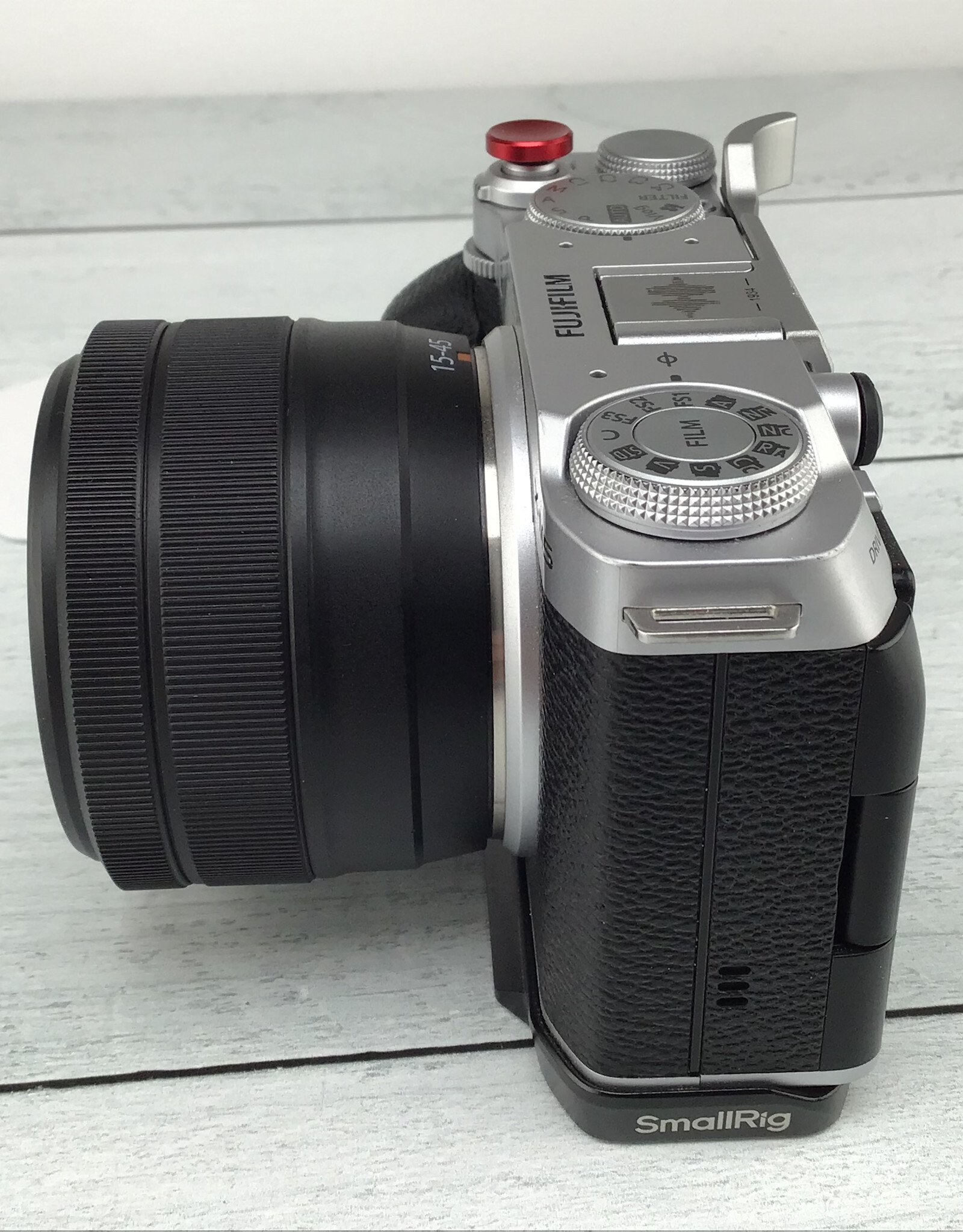 FUJI Fuji X-M5 Silver Camera w/ 15-45mm, SmallRig Grip Used Good