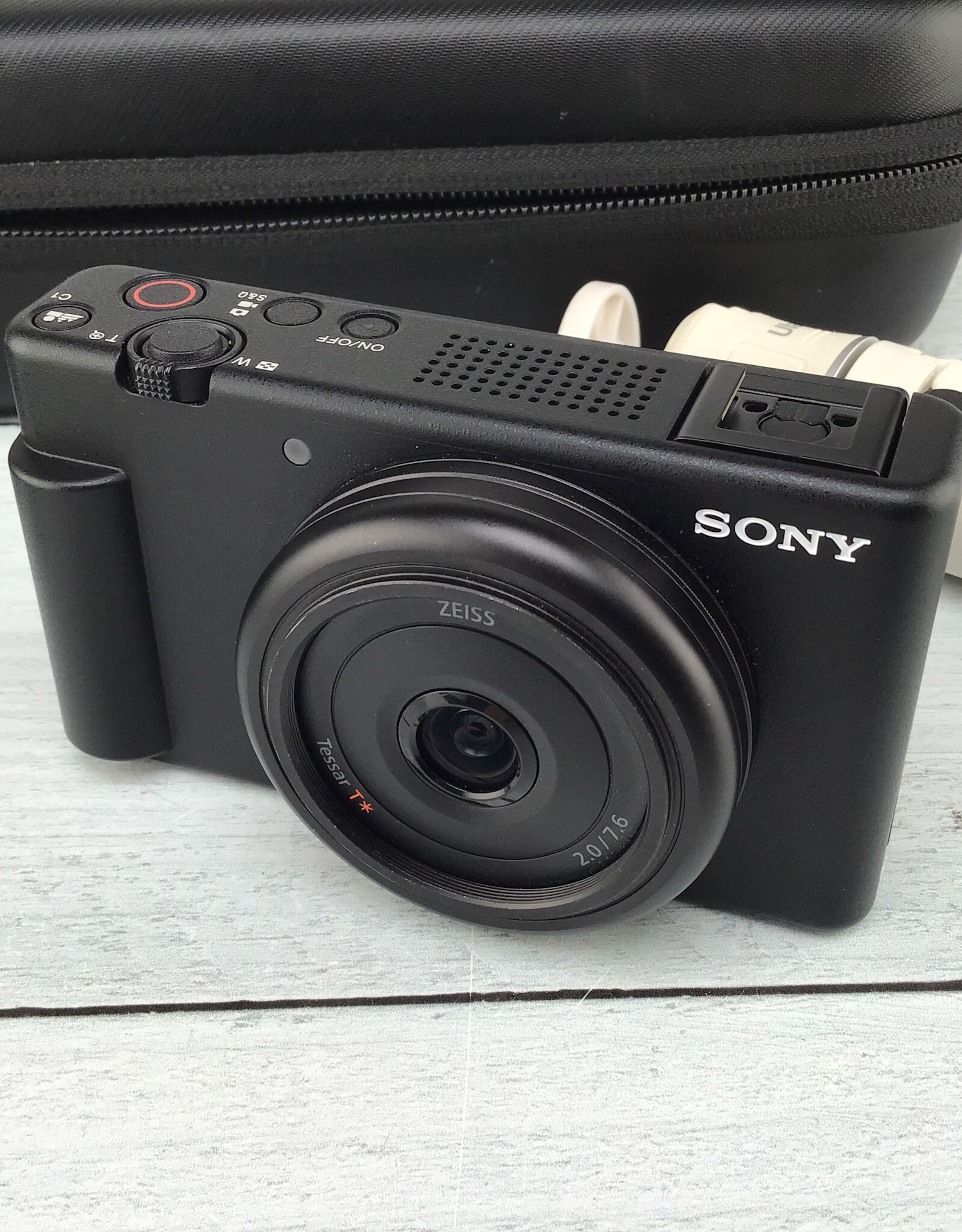 SONY Sony ZV-1F Camera in Case w/ Accessories Used Good