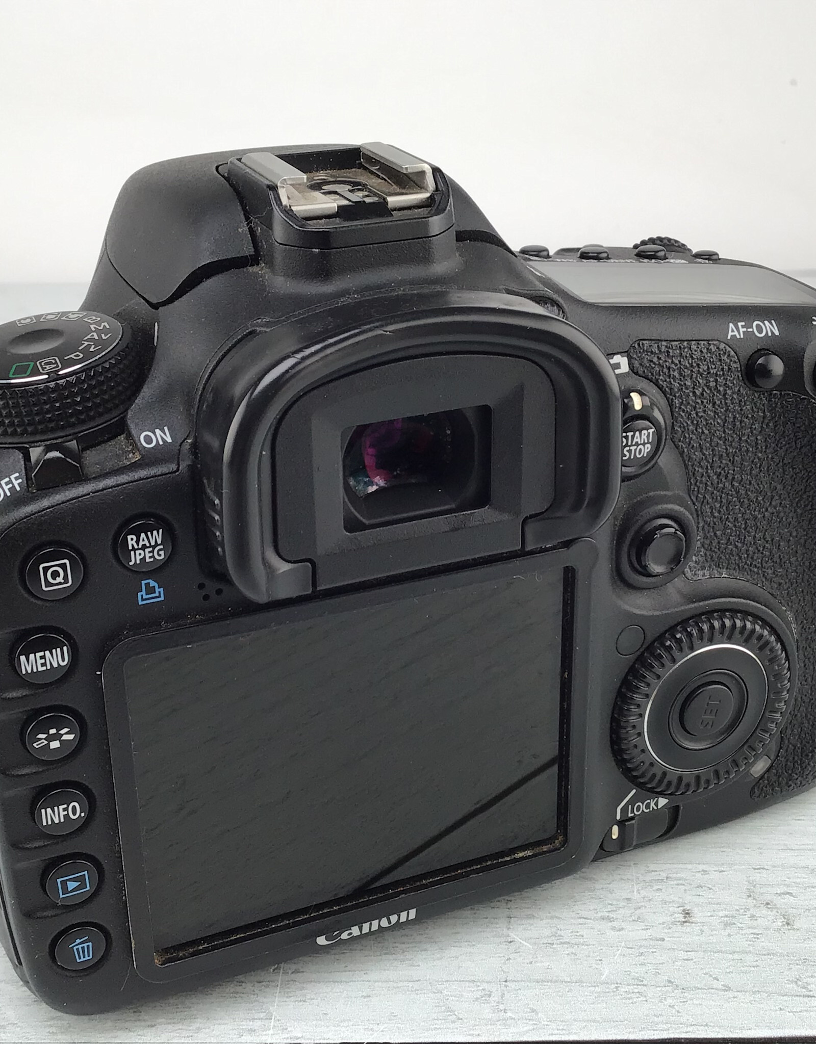 CANON Canon 7D Camera Body No Charger Used Fair