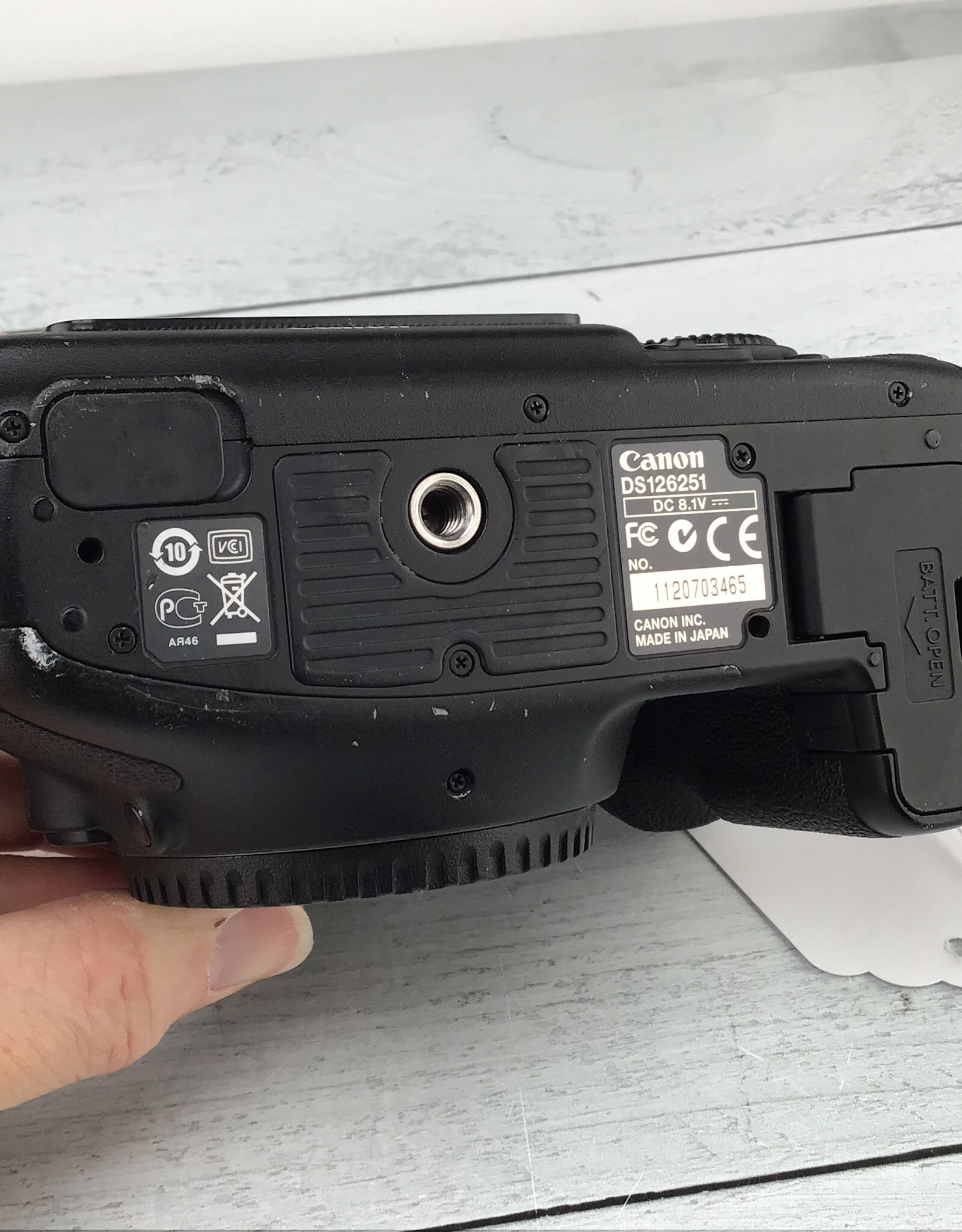 CANON Canon 7D Camera Body No Charger Used Fair