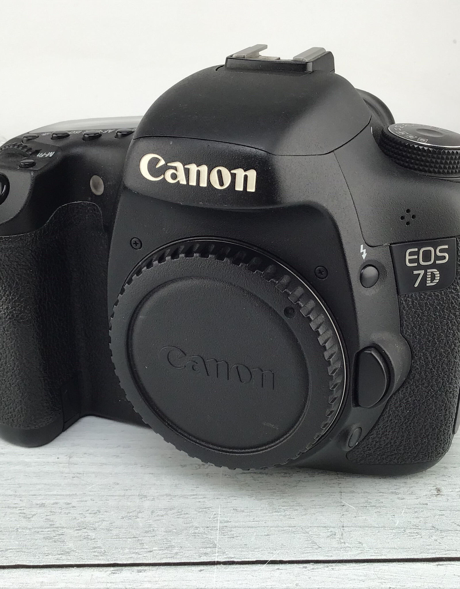 CANON Canon 7D Camera Body No Charger Used Fair