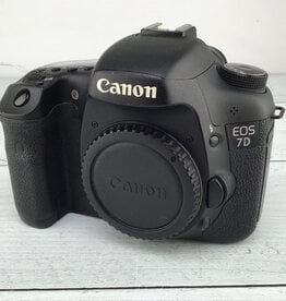 CANON Canon 7D Camera Body No Charger Used Fair