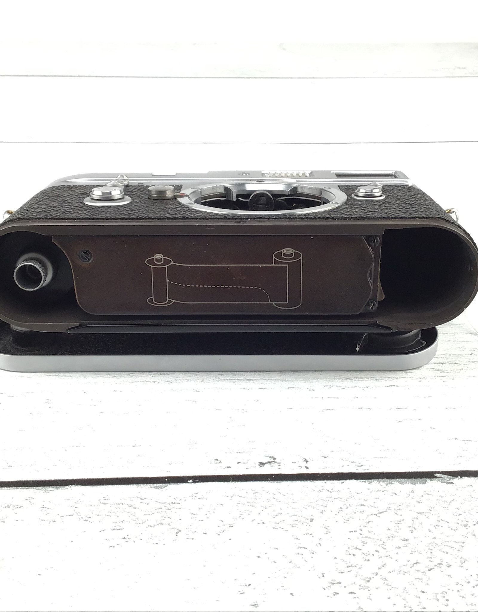 Leica Leica M2 Silver Camera Body Used Good