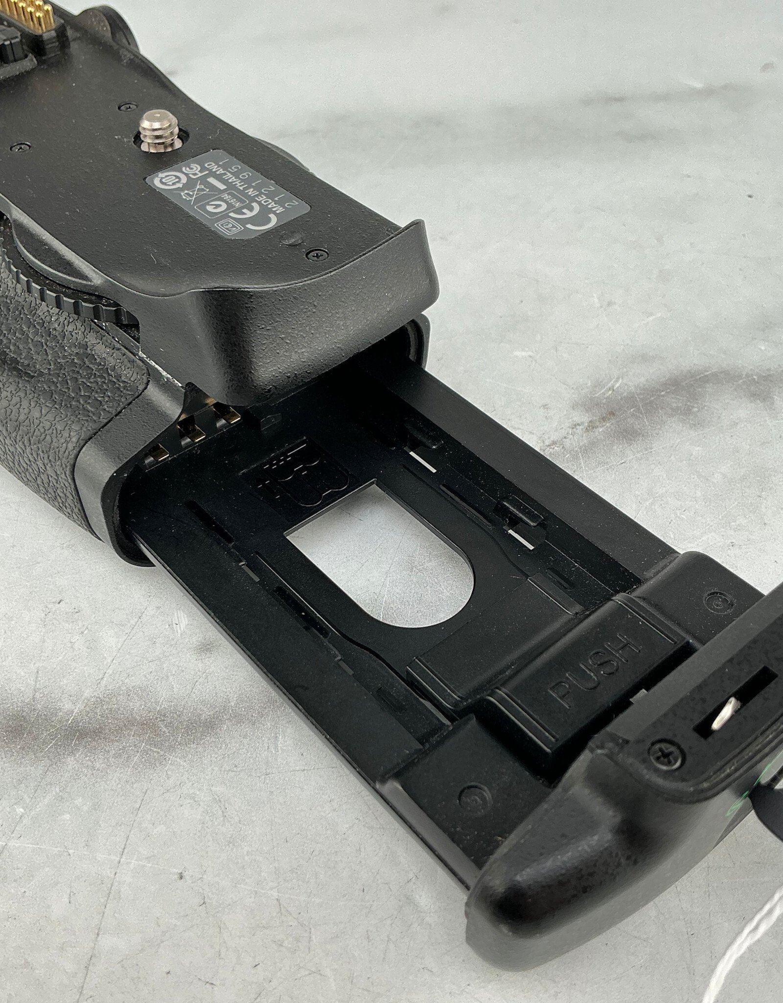 NIKON Nikon MB-D10 Grip for D300, D700 Used Good