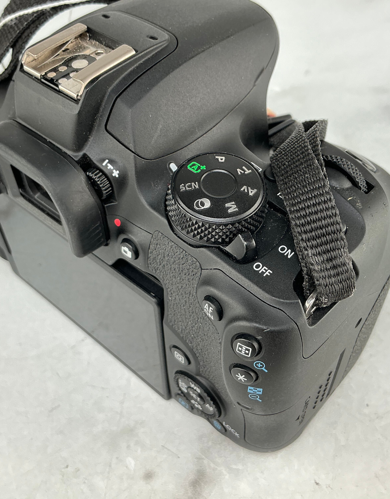 CANON Canon EOS Rebel T8i Camera Body No Charger Used Good