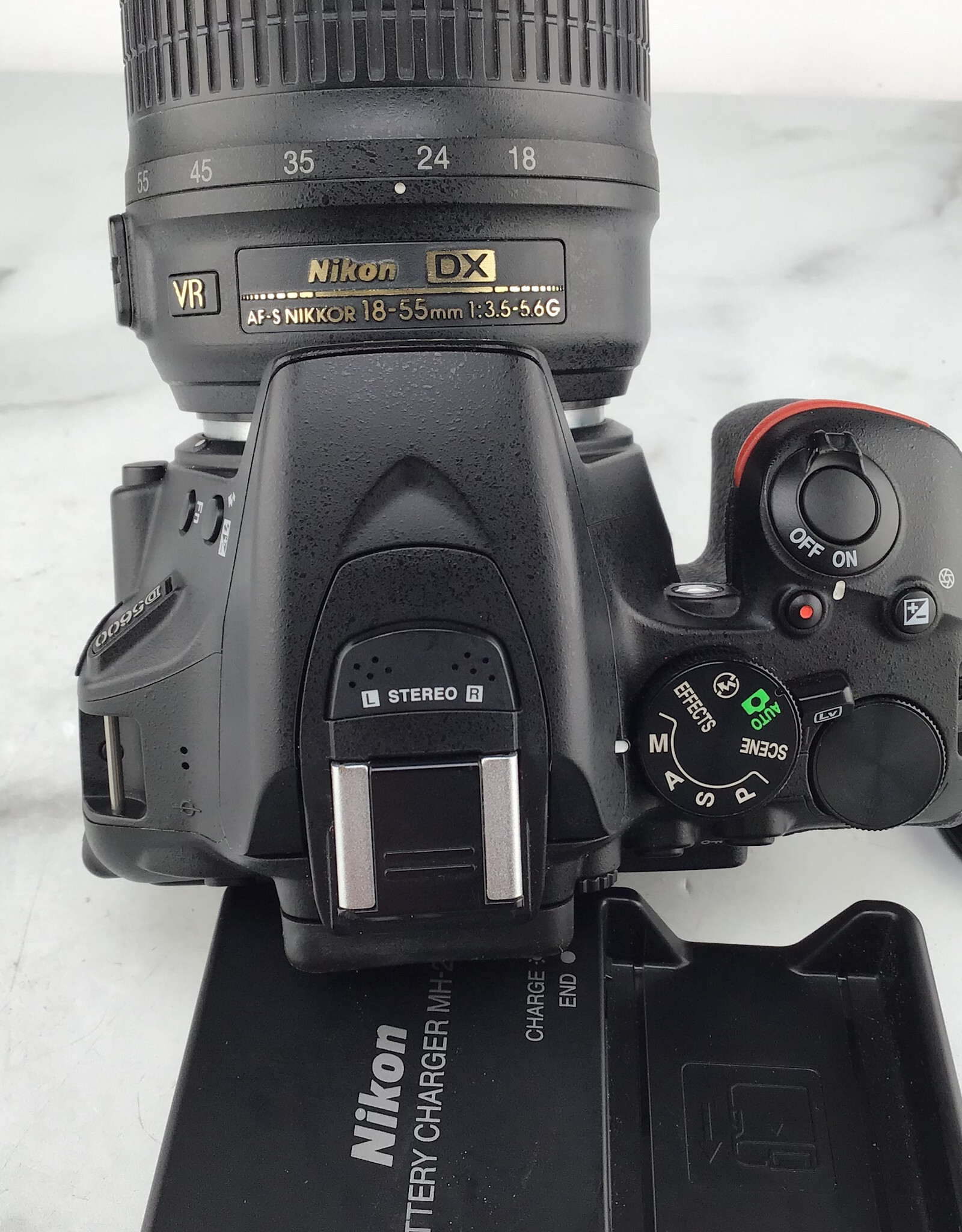 NIKON Nikon D5600 Camera w/ 18-55mm VR Used Good