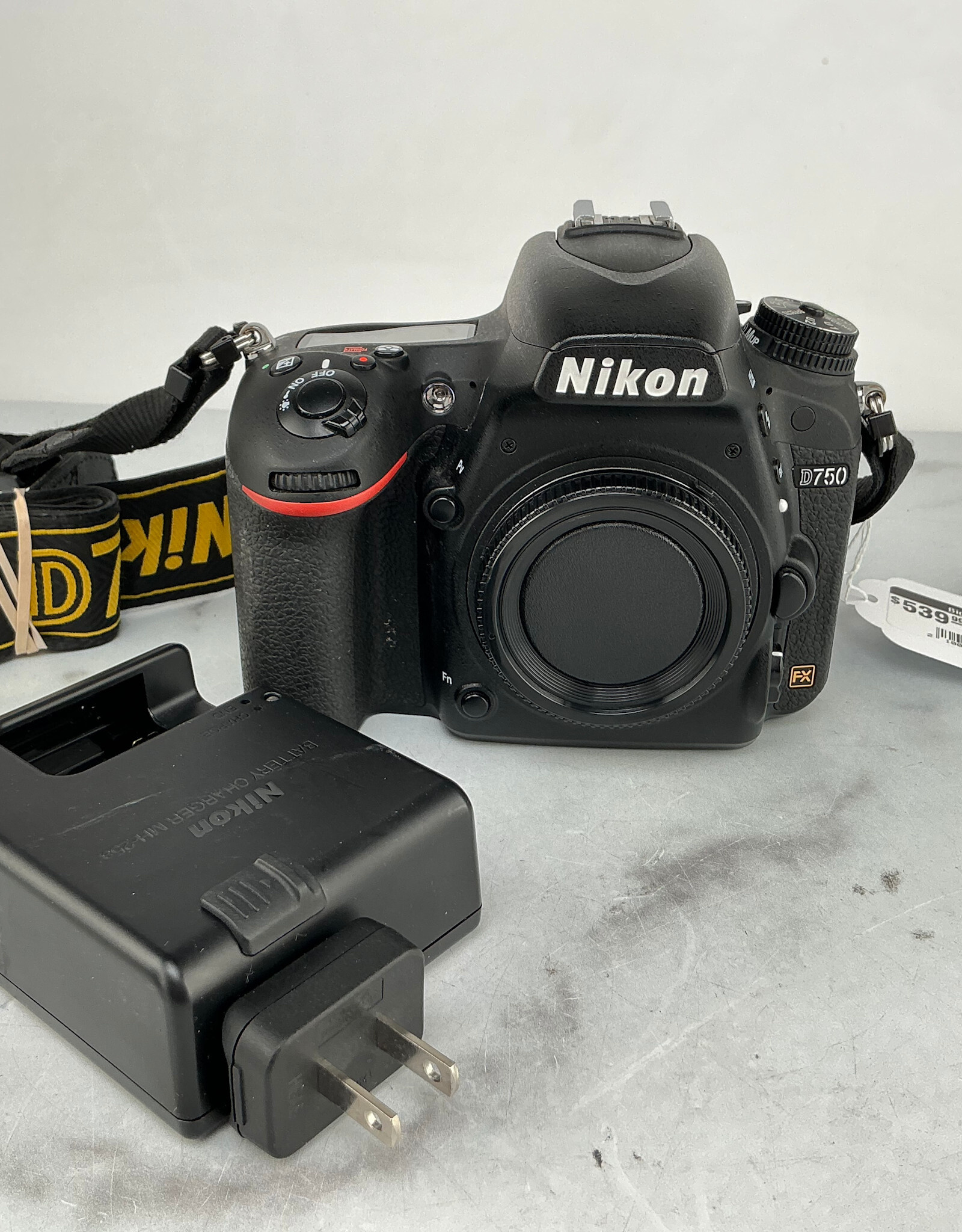 NIKON Nikon D750 Camera Body Shutter Count 17,600 Used Good