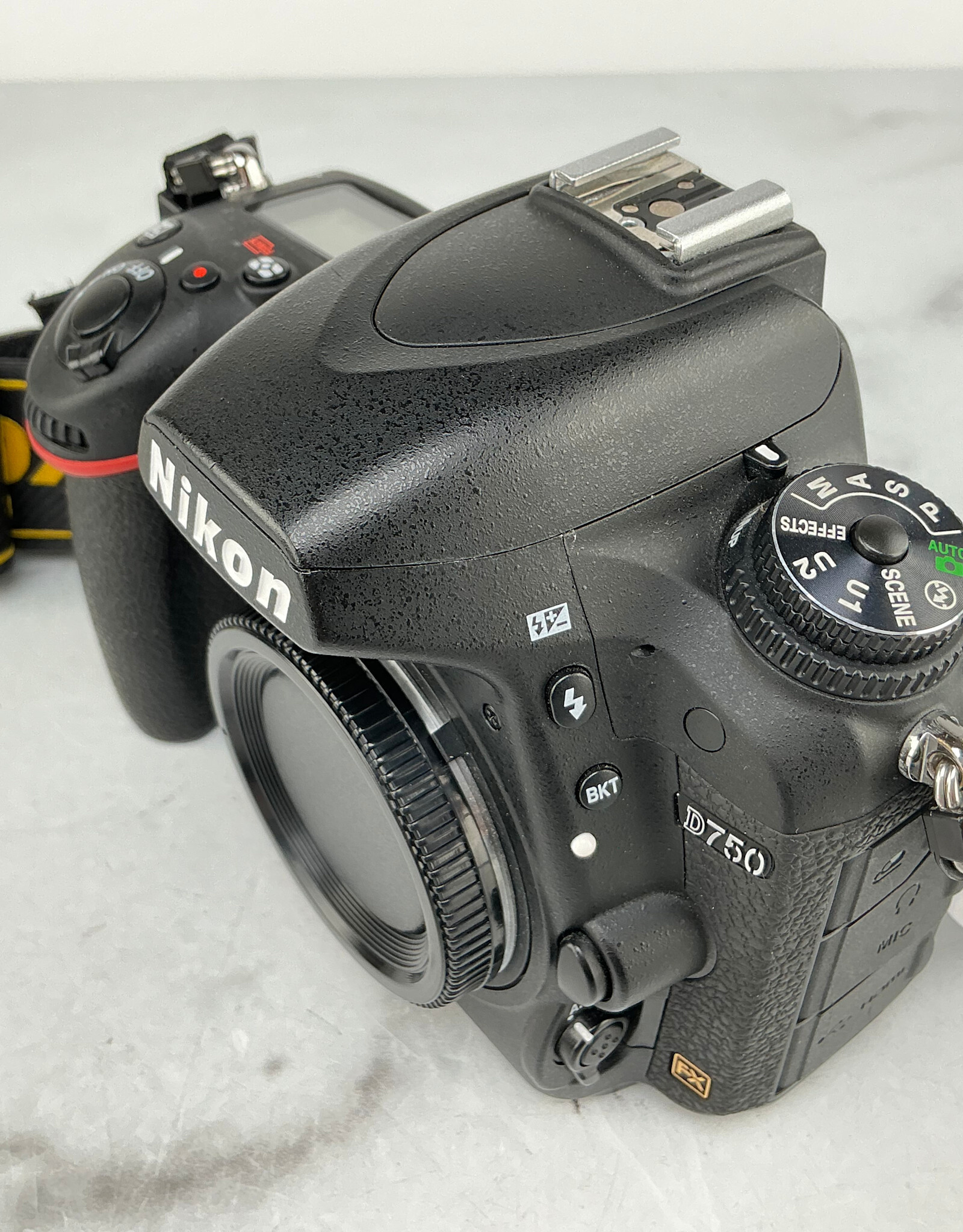 NIKON Nikon D750 Camera Body Shutter Count 17,600 Used Good