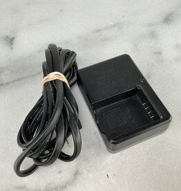 FUJI Fuji BC-W126 Battery Charger Used Good