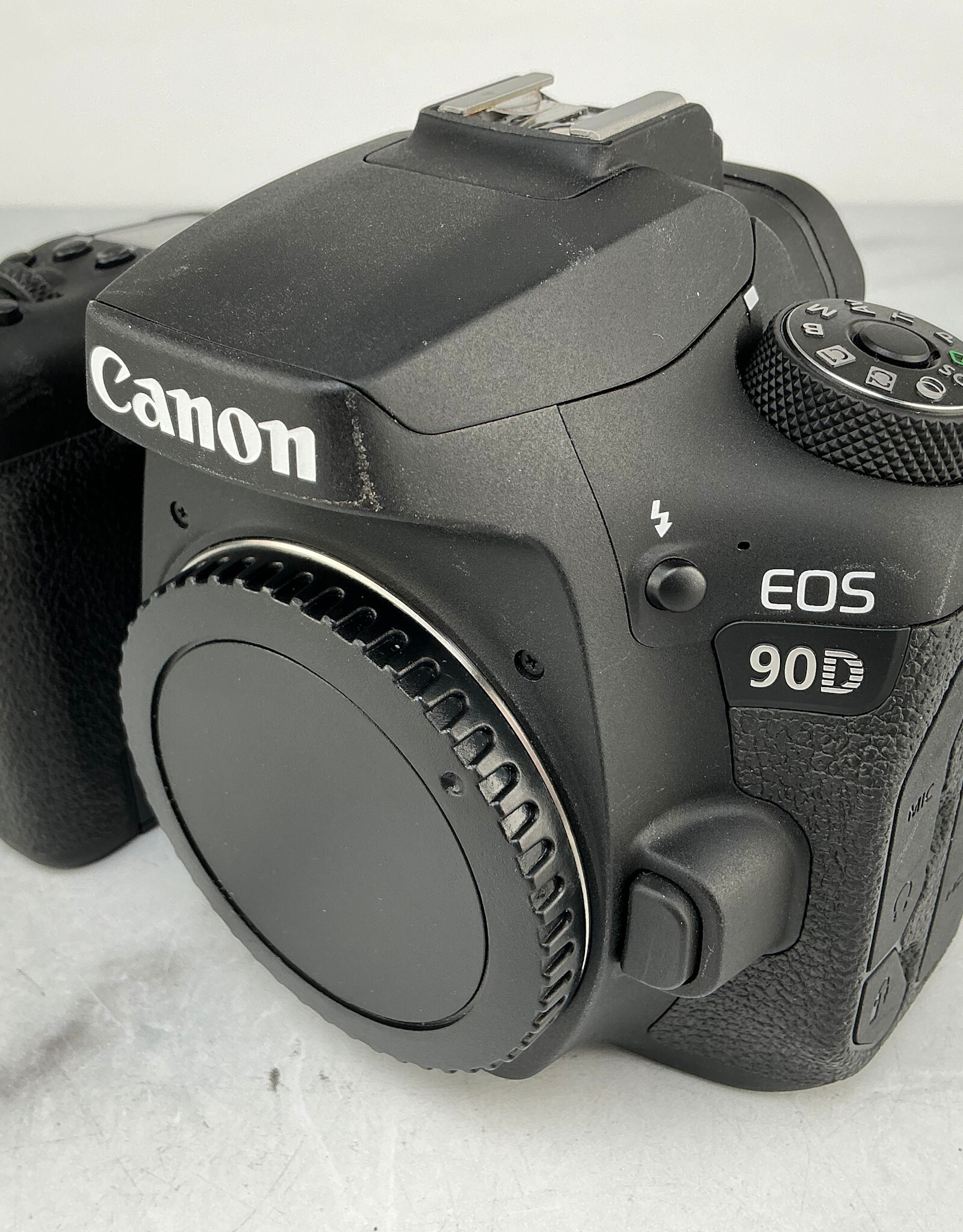 CANON Canon 90D Camera Body w/ Charger Used Good