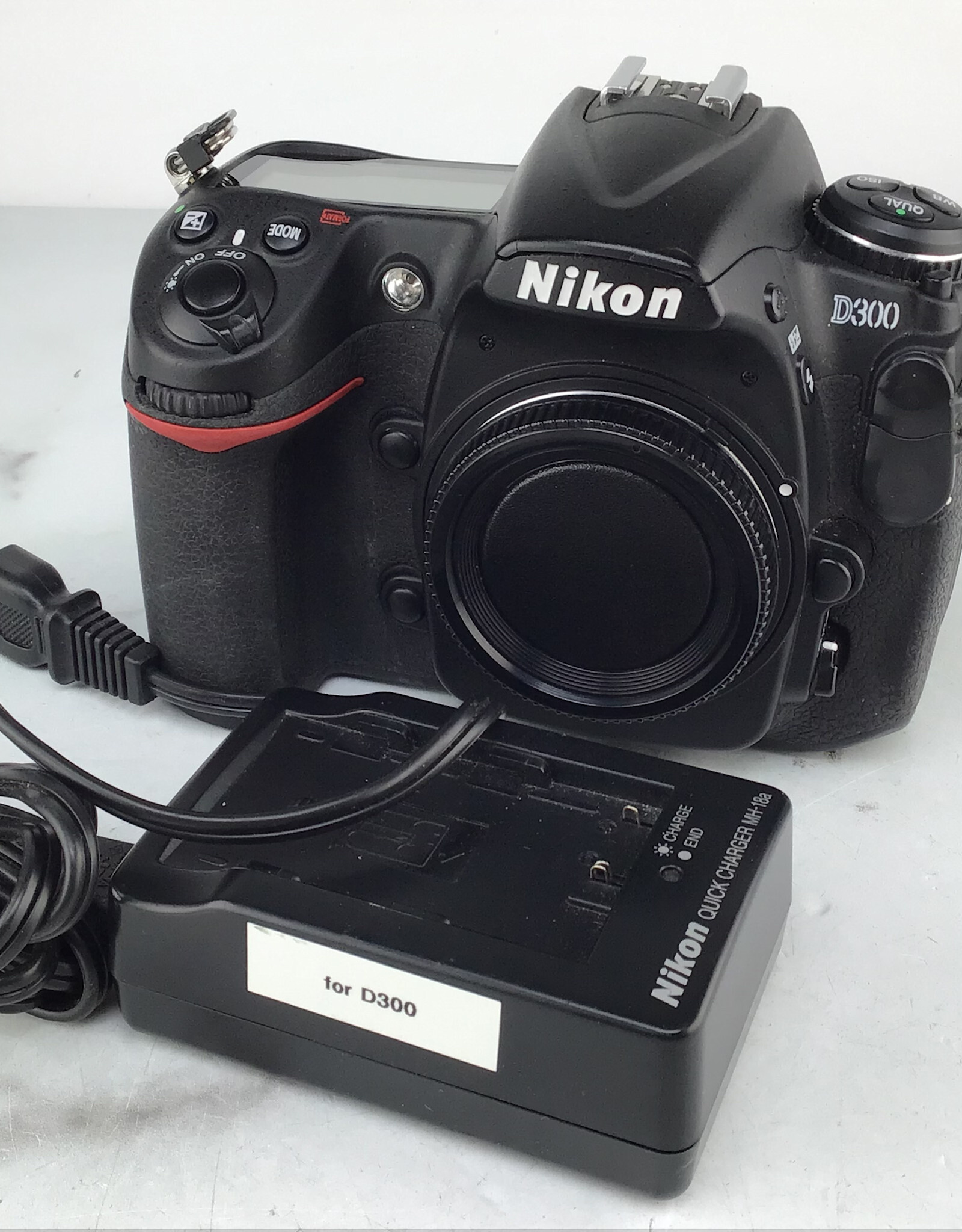 NIKON Nikon D300 Camera Shutter Count 17K Used Good