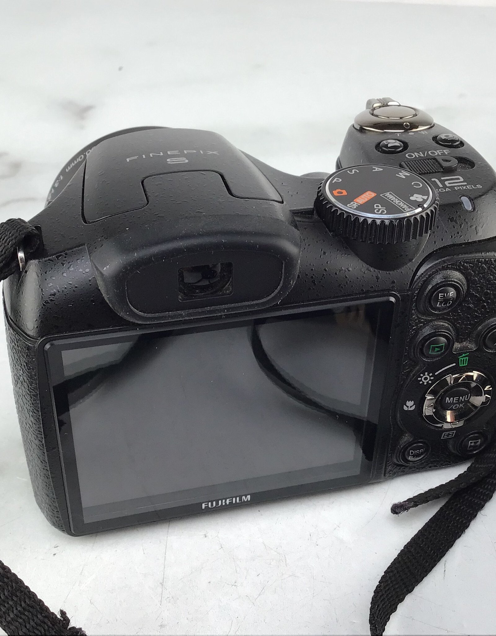 FUJI Fuji Finepix S1800 Camera Used Good