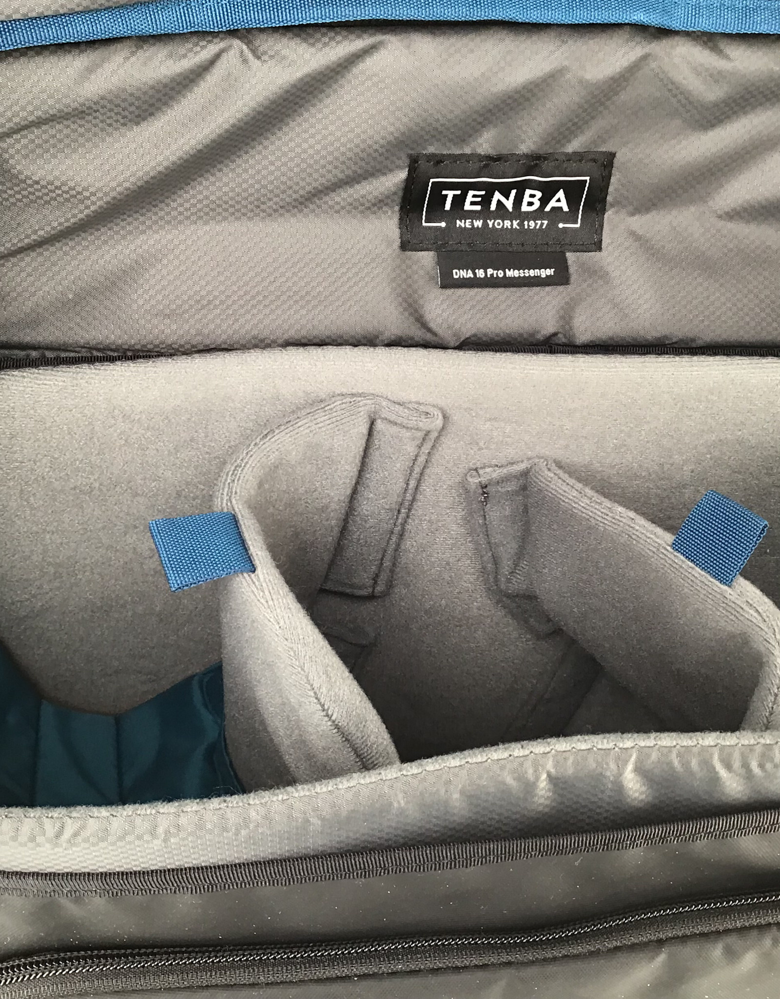 Tenba DNA 16 Pro Messenger Camera Bag Used Good