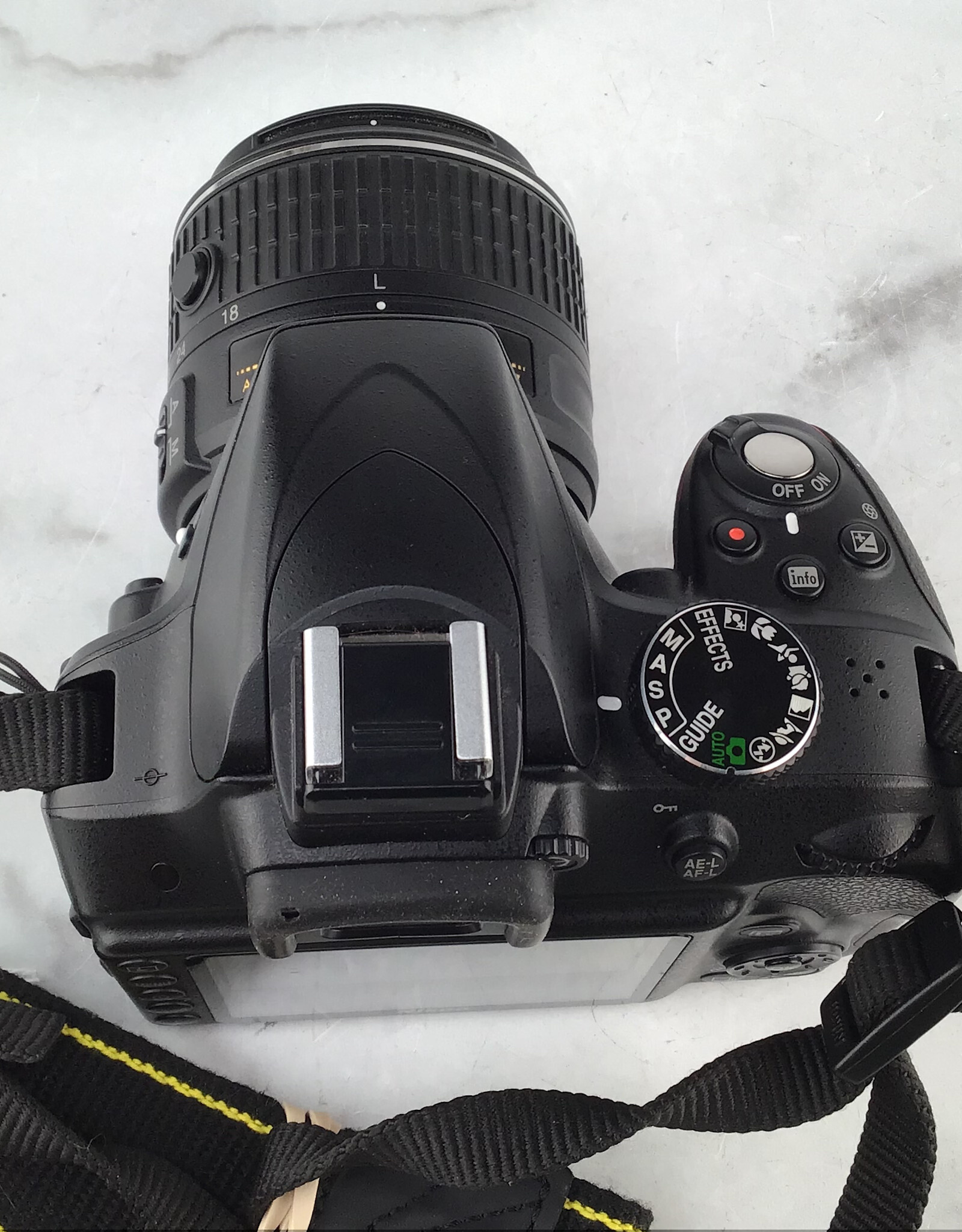 NIKON Nikon D3300 Camera w/ 18-55mm VR Used Good