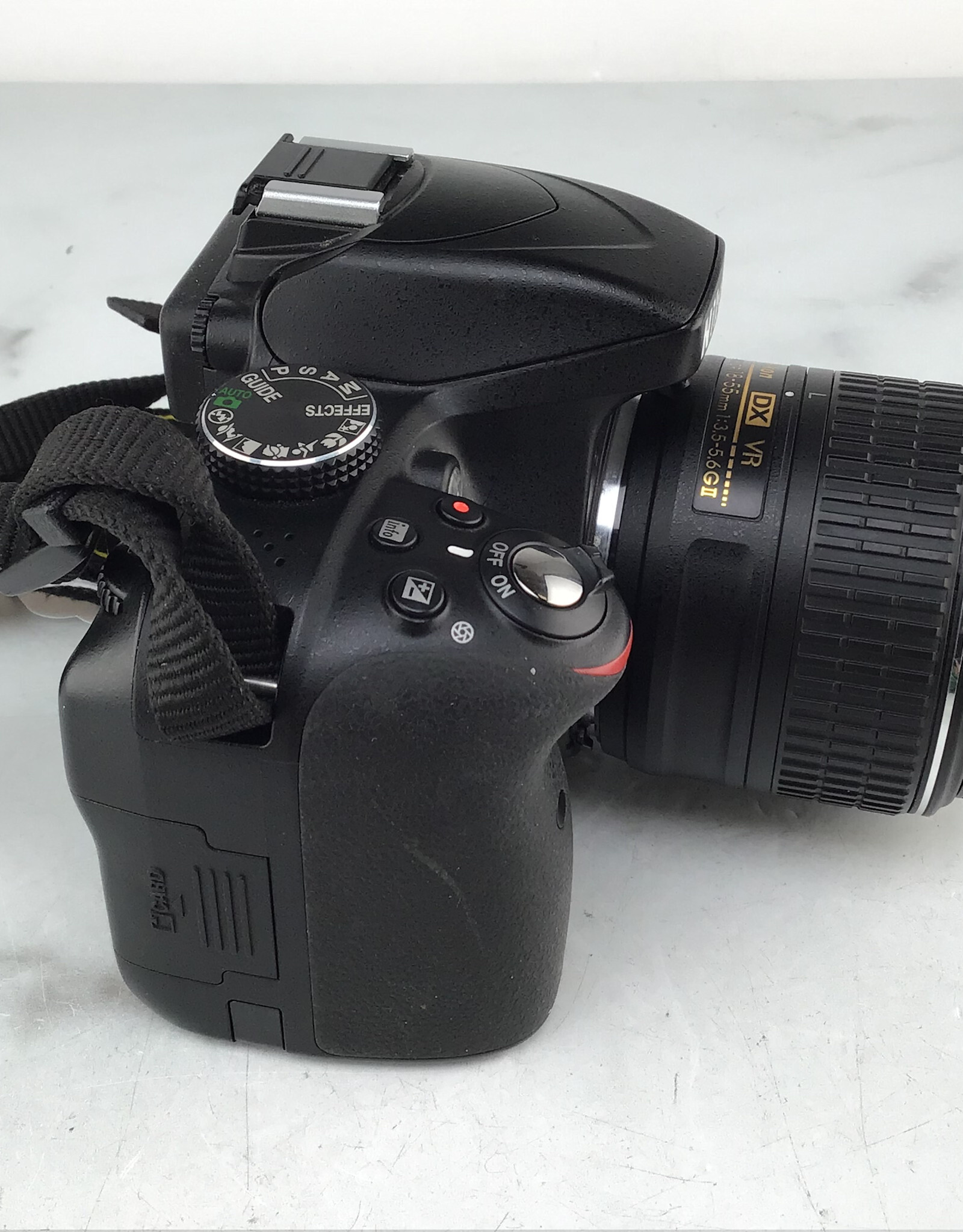 NIKON Nikon D3300 Camera w/ 18-55mm VR Used Good