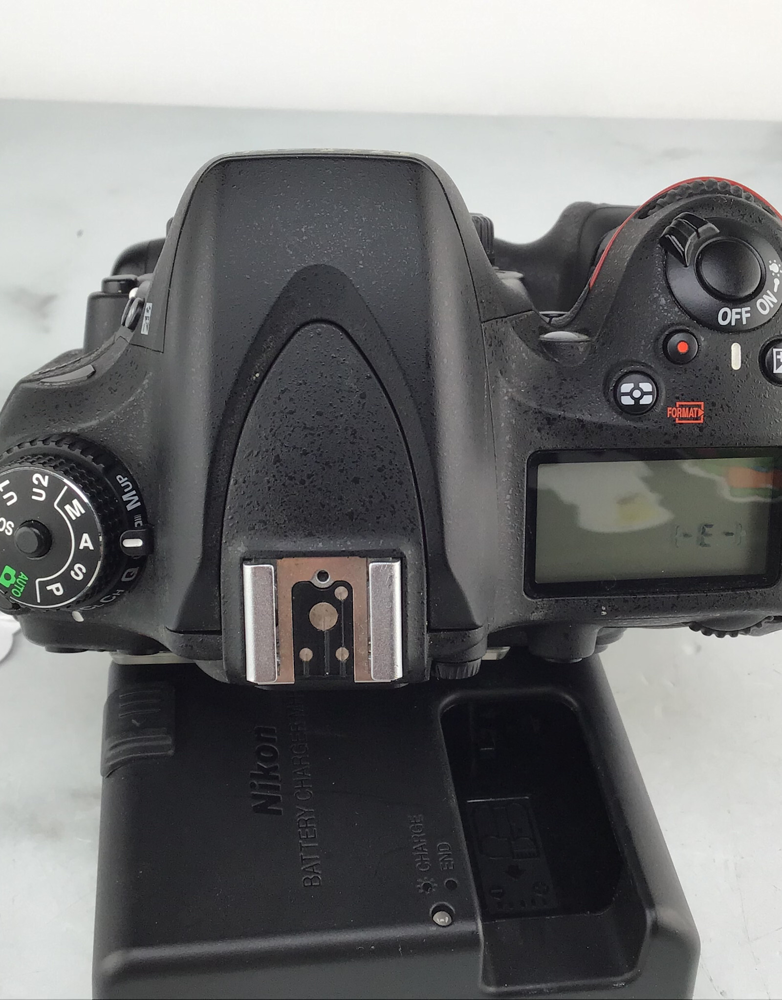 NIKON Nikon D600 Camera w/ MB-D14 Grip Shutter Count 27K Used Good