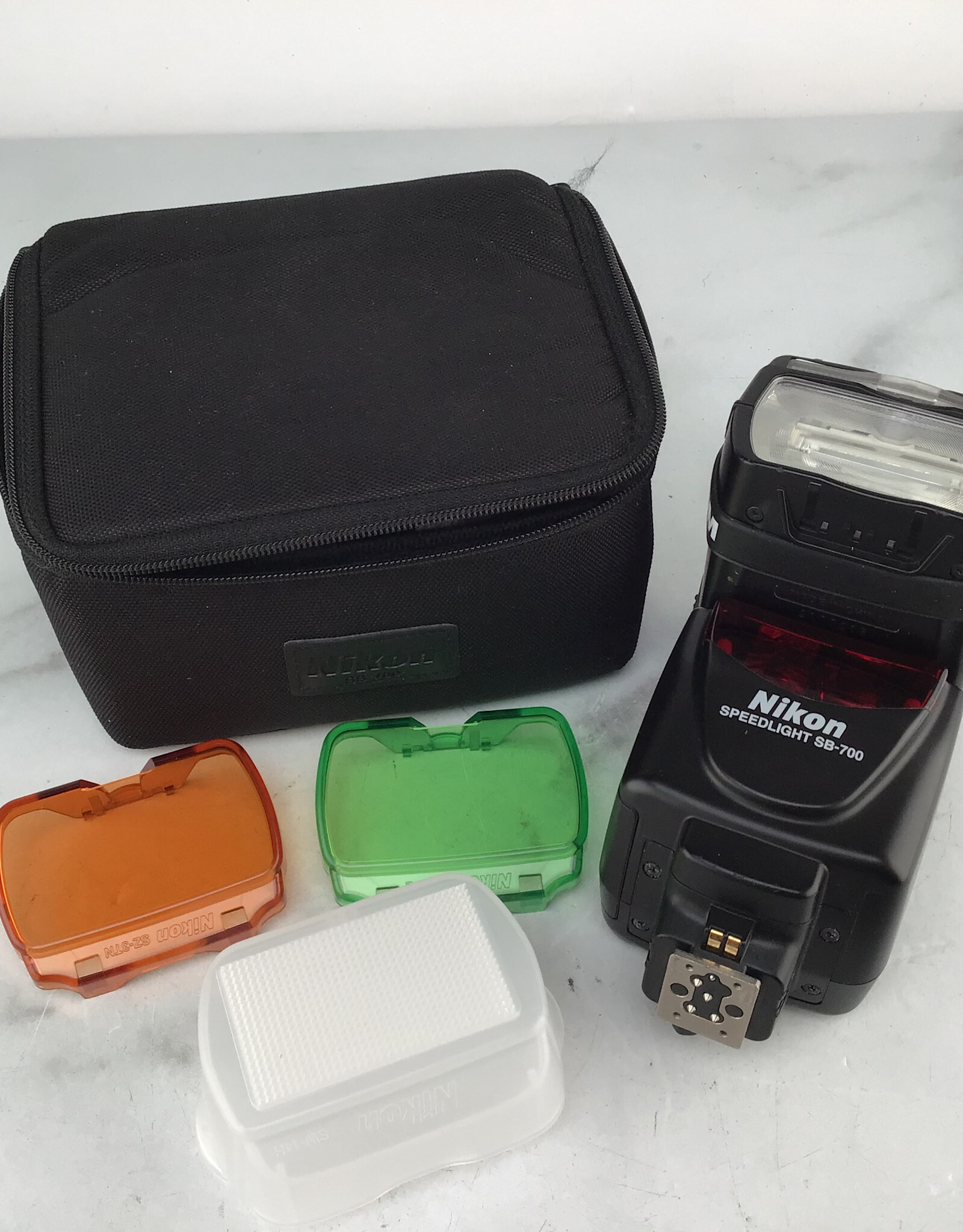 NIKON Nikon Speedlight SB-700 Flash w/ Case Used Good