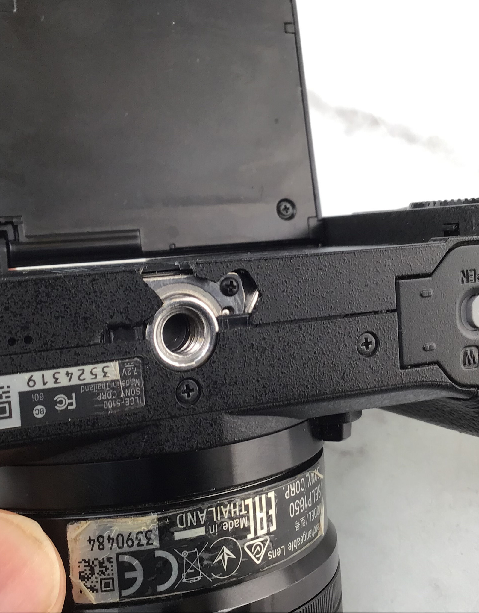 SONY Sony a5100 Camera w/ 16-50mm Used UG