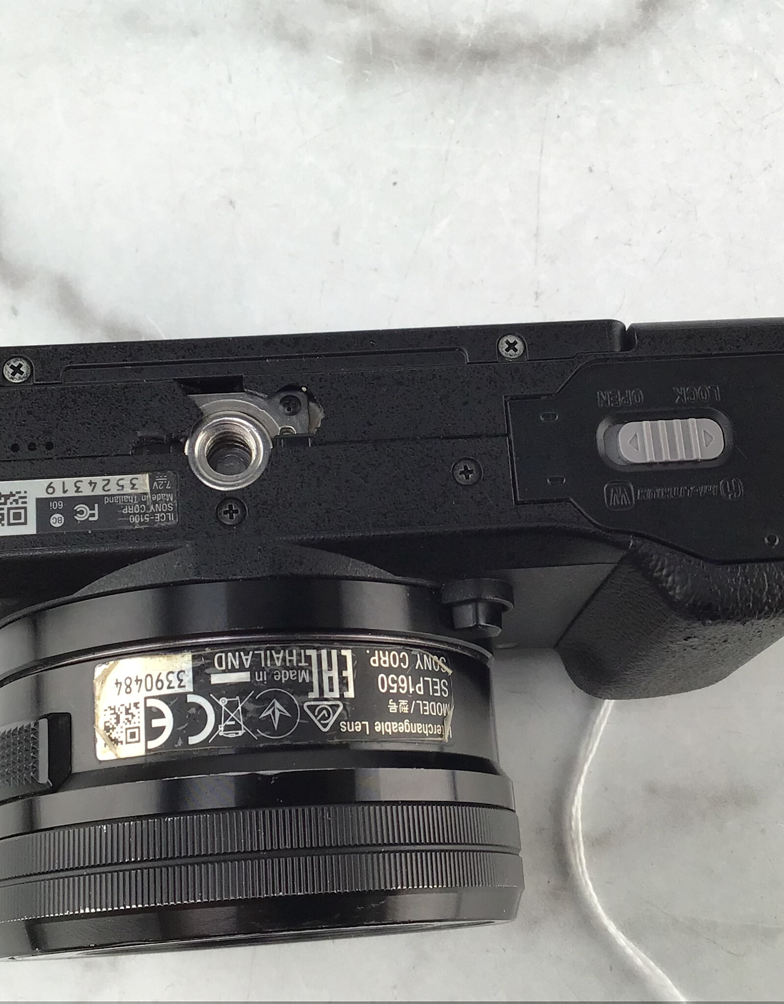 SONY Sony a5100 Camera w/ 16-50mm Used UG