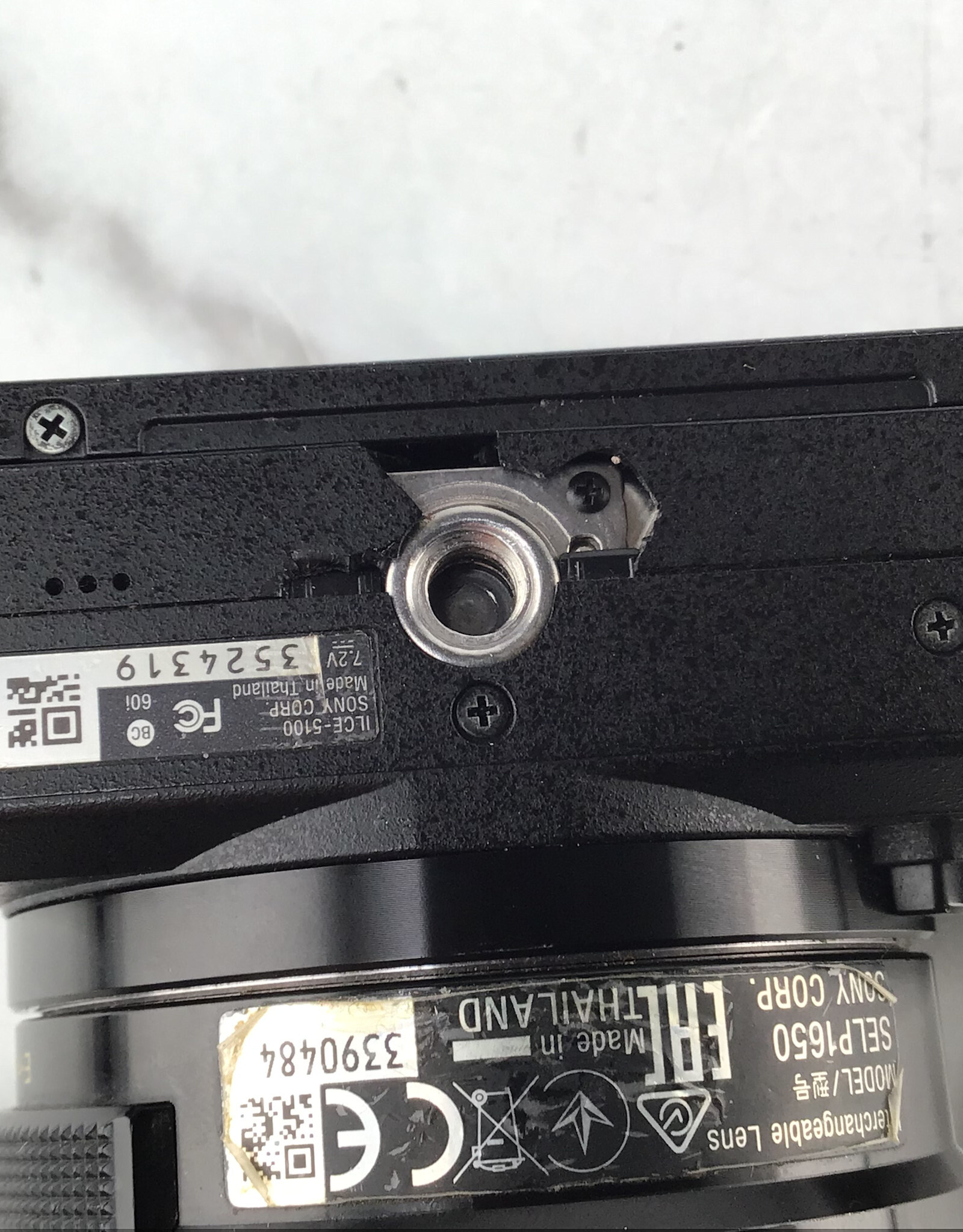 SONY Sony a5100 Camera w/ 16-50mm Used UG