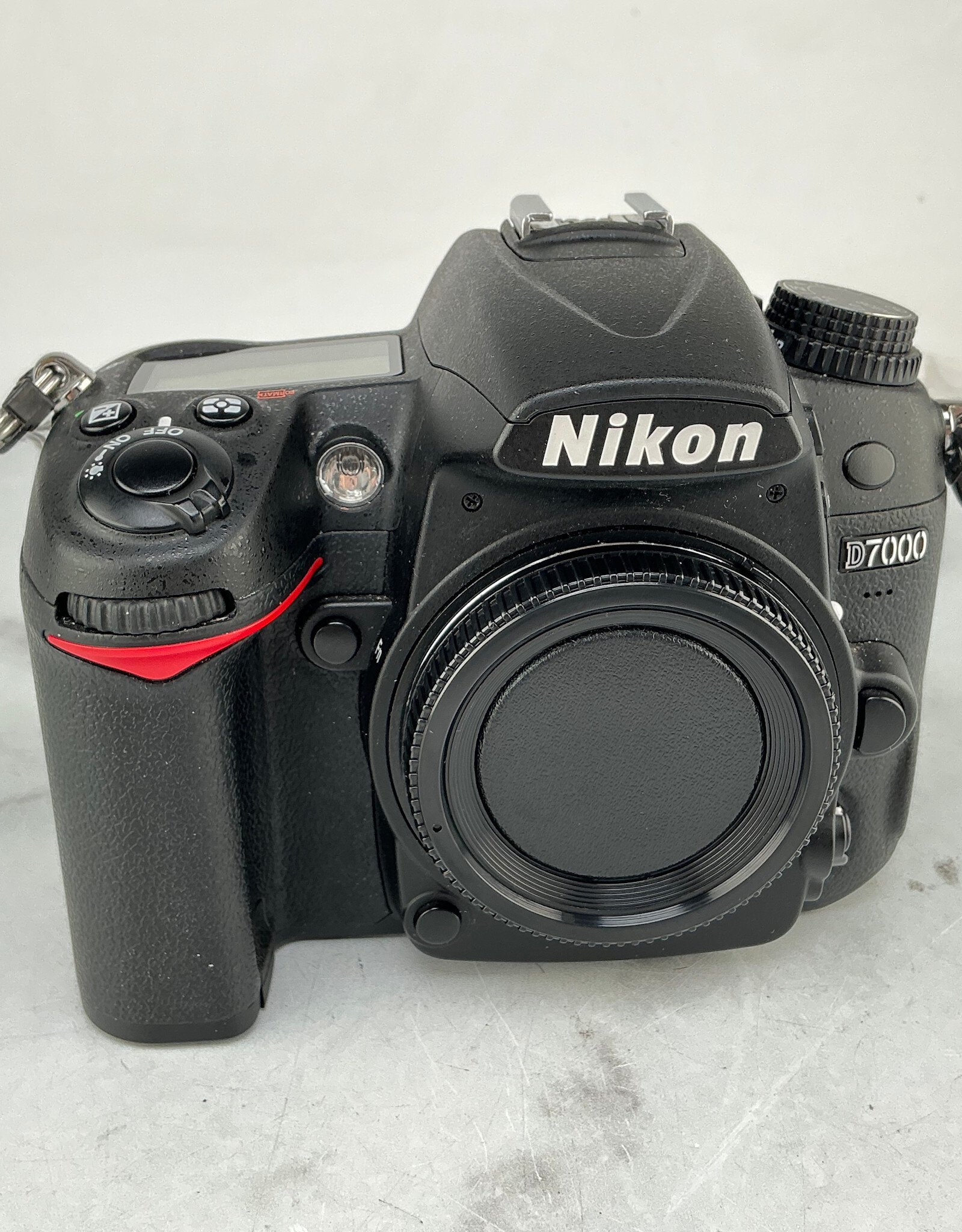 NIKON Nikon D7000 Camera No Charger Used Good
