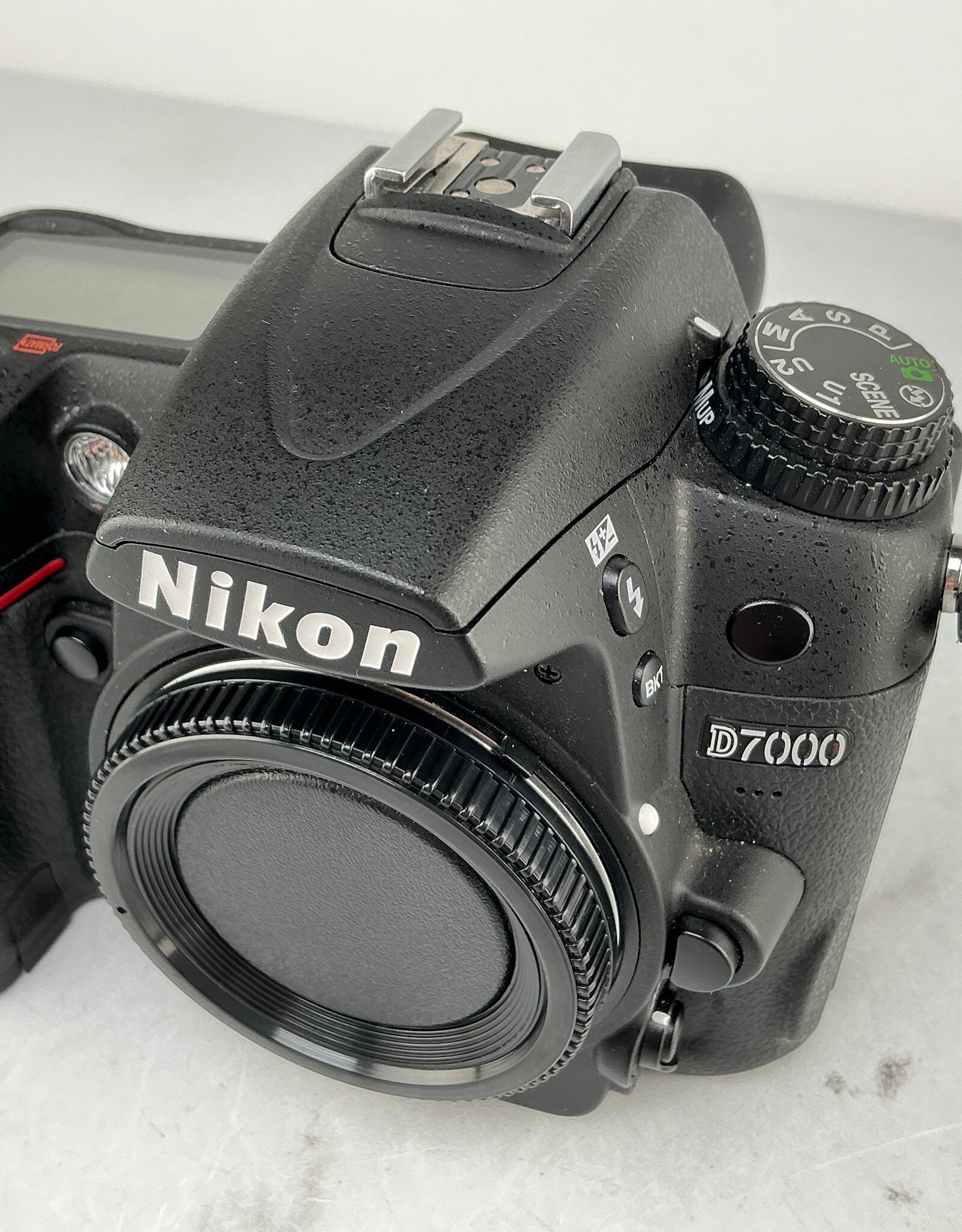 NIKON Nikon D7000 Camera No Charger Used Good