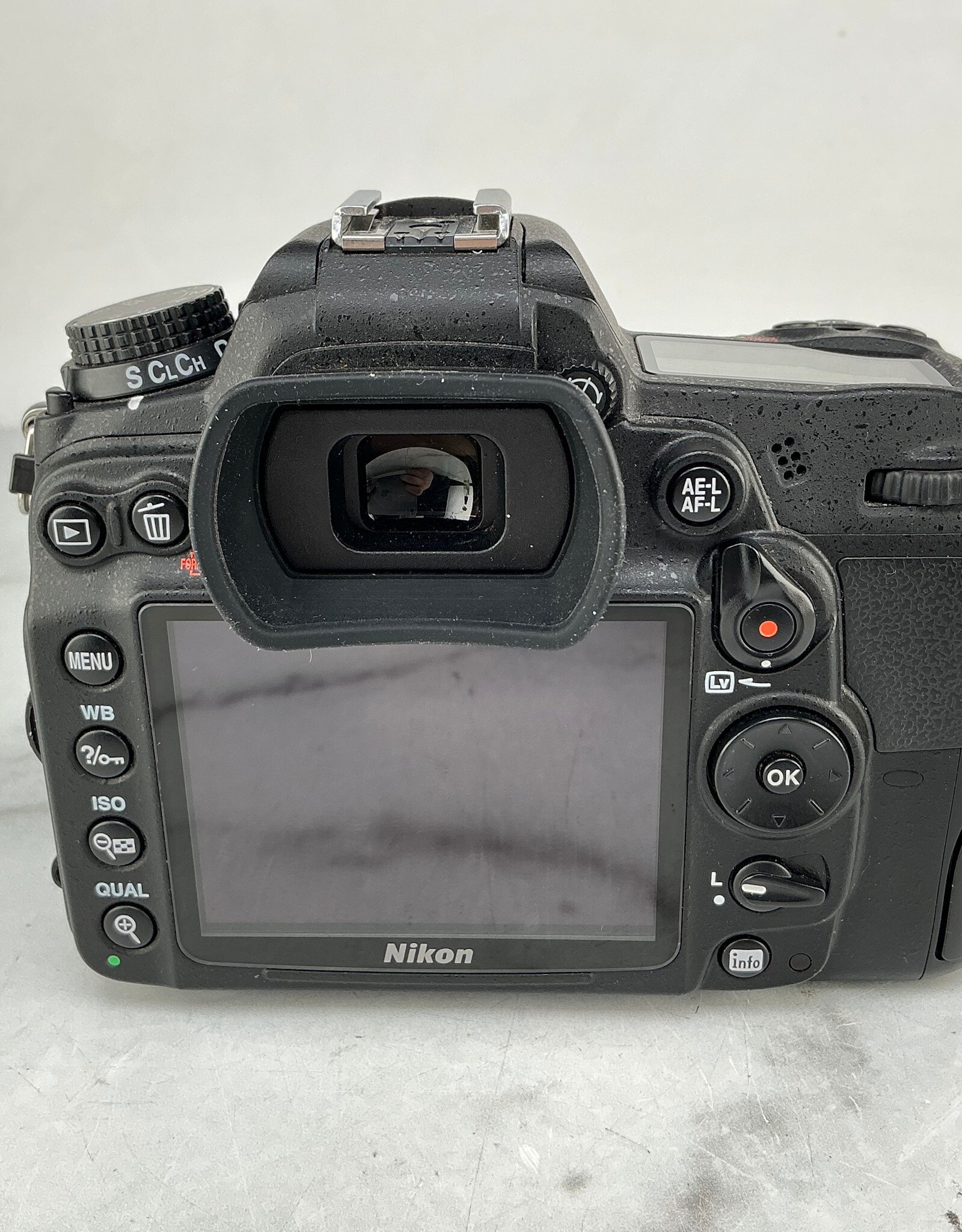 NIKON Nikon D7000 Camera No Charger Used Good