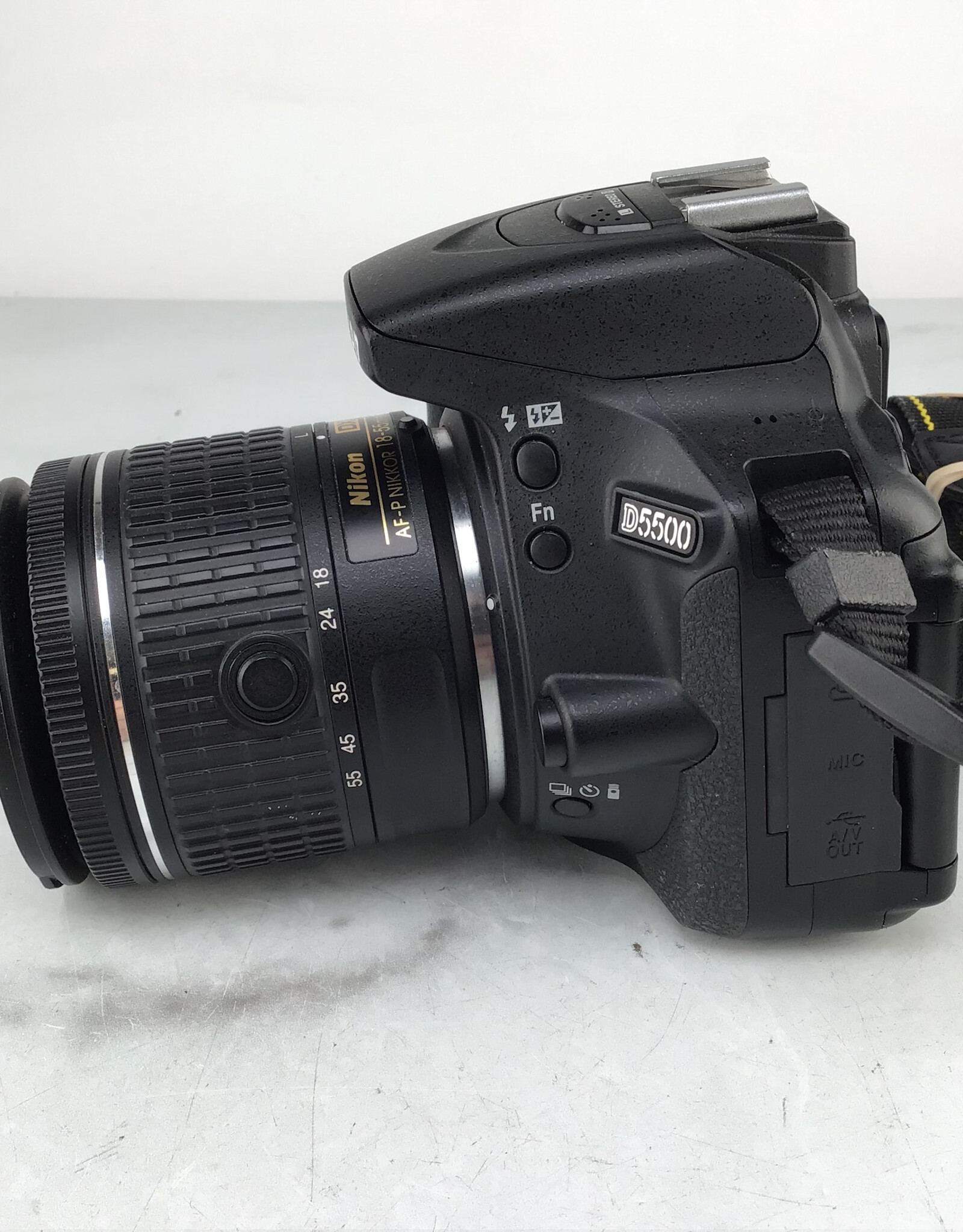 NIKON Nikon D5500 Camera w/ AF-P 18-55mm Used Good