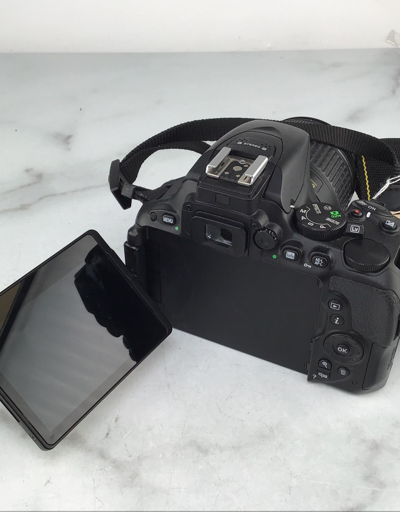 NIKON Nikon D5500 Camera w/ AF-P 18-55mm Used Good